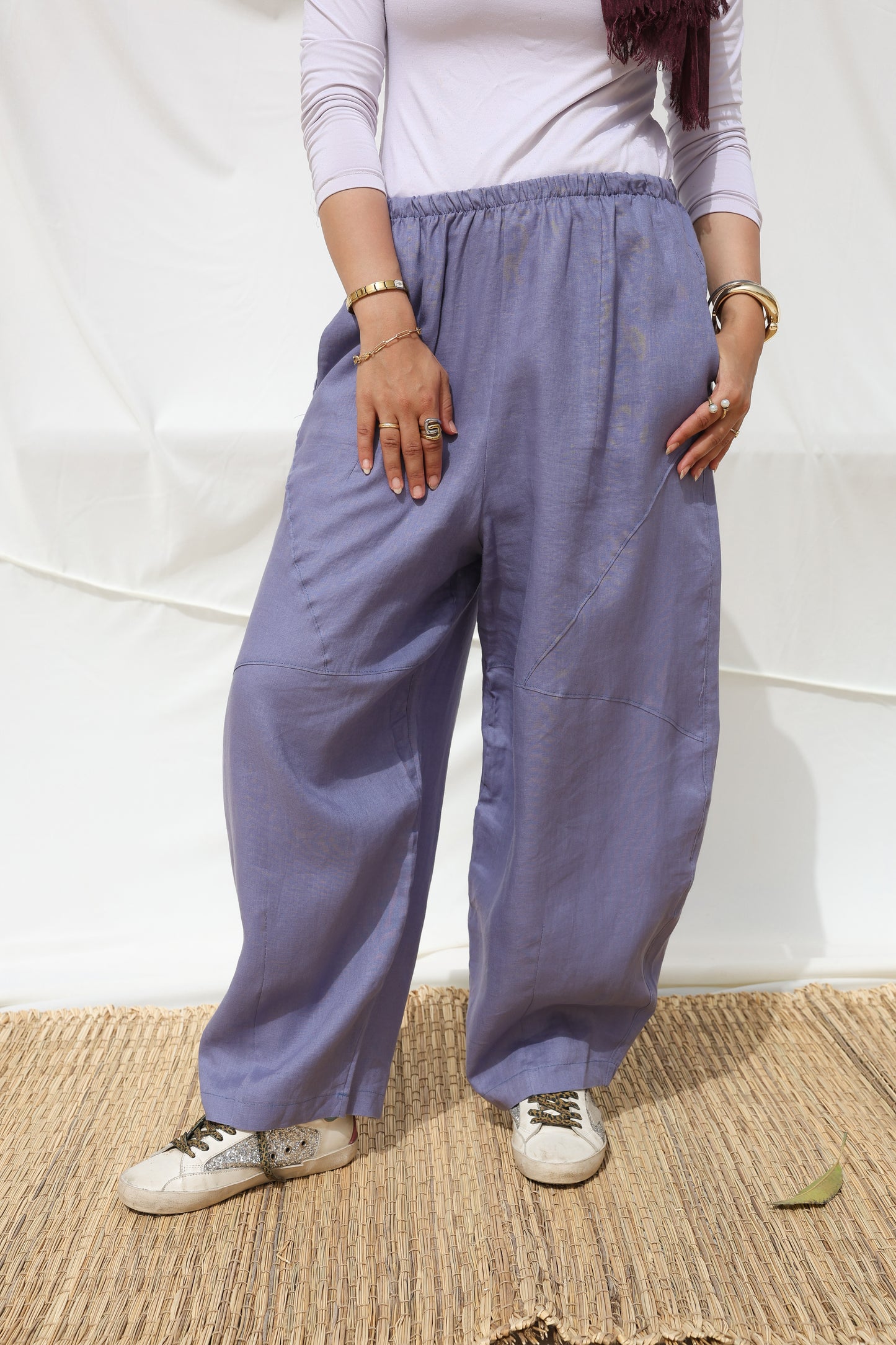 Barrel-leg Linen Pants in Blue Jeans