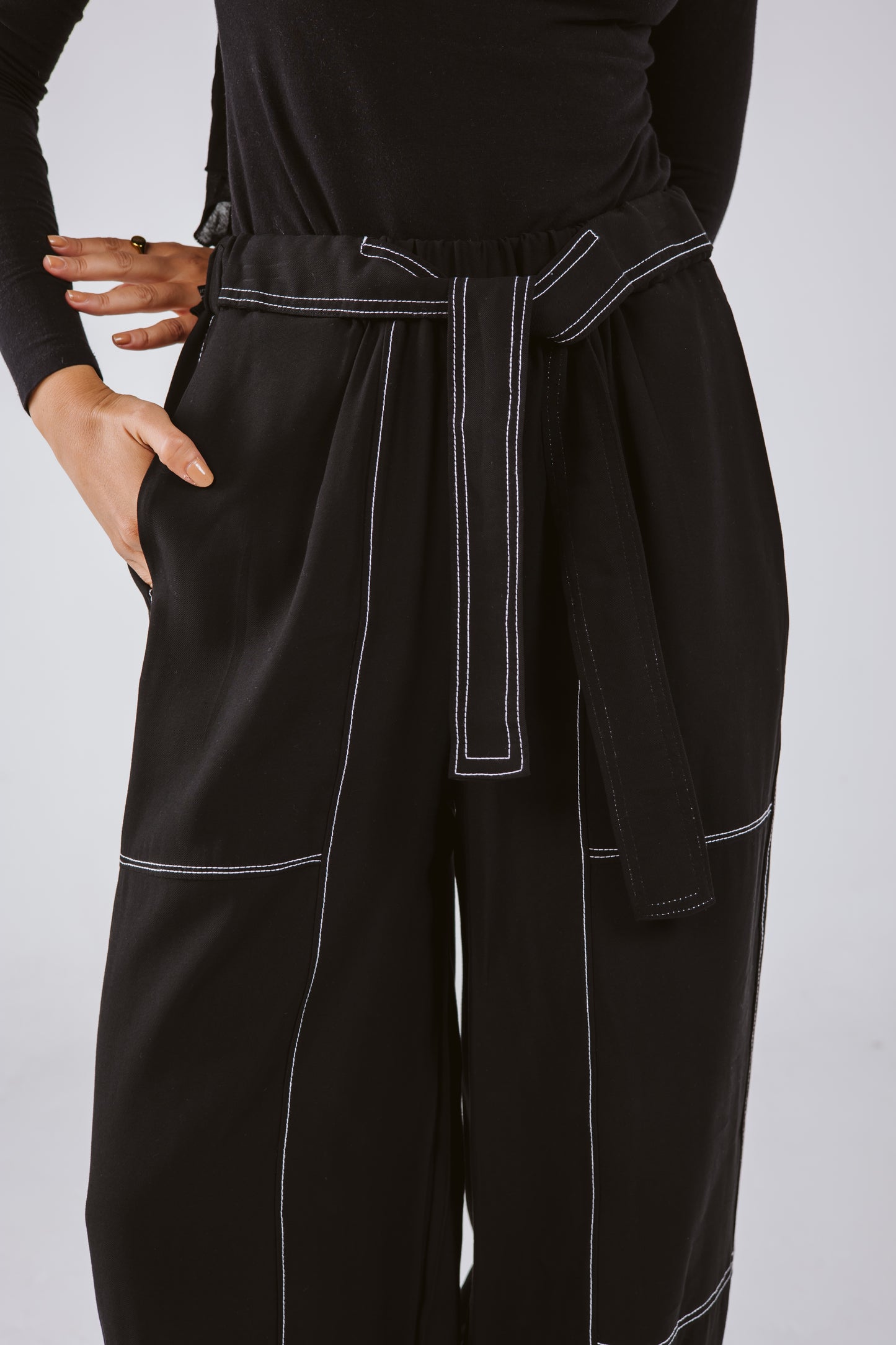Stitches Wide Pants in Black