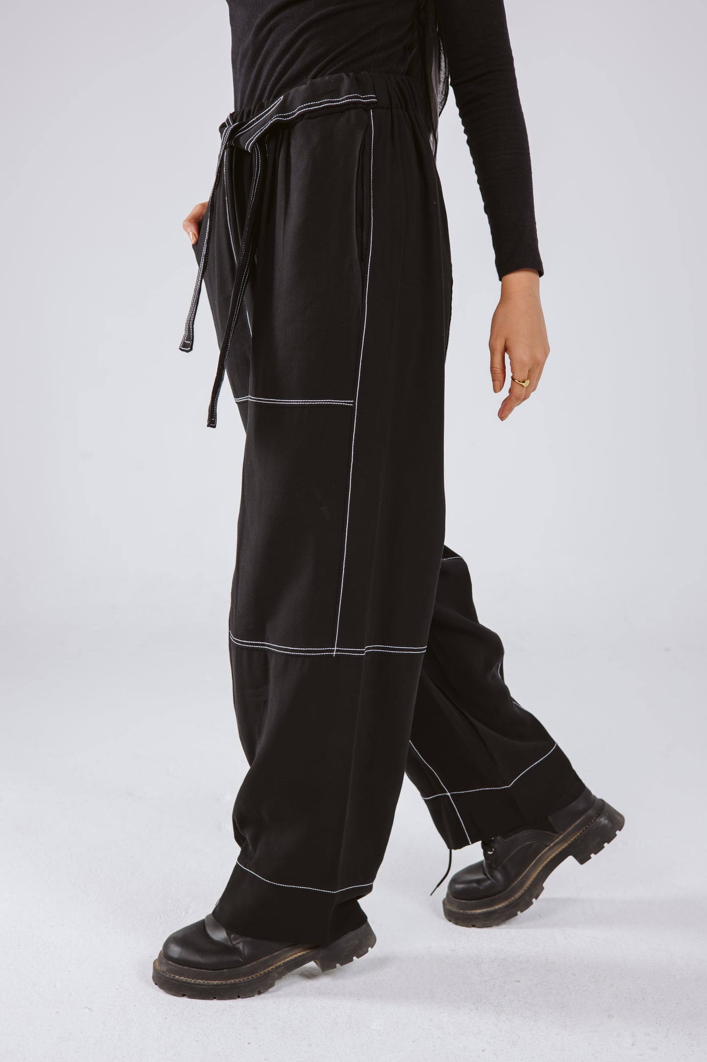 Stitches Wide Pants in Black