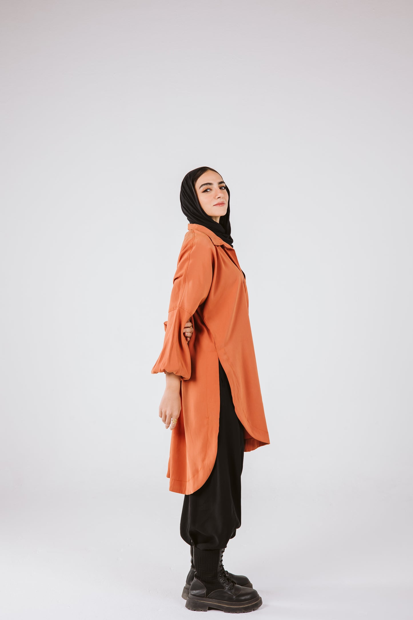 Puffy Sleeves High Low Shirt in Brick