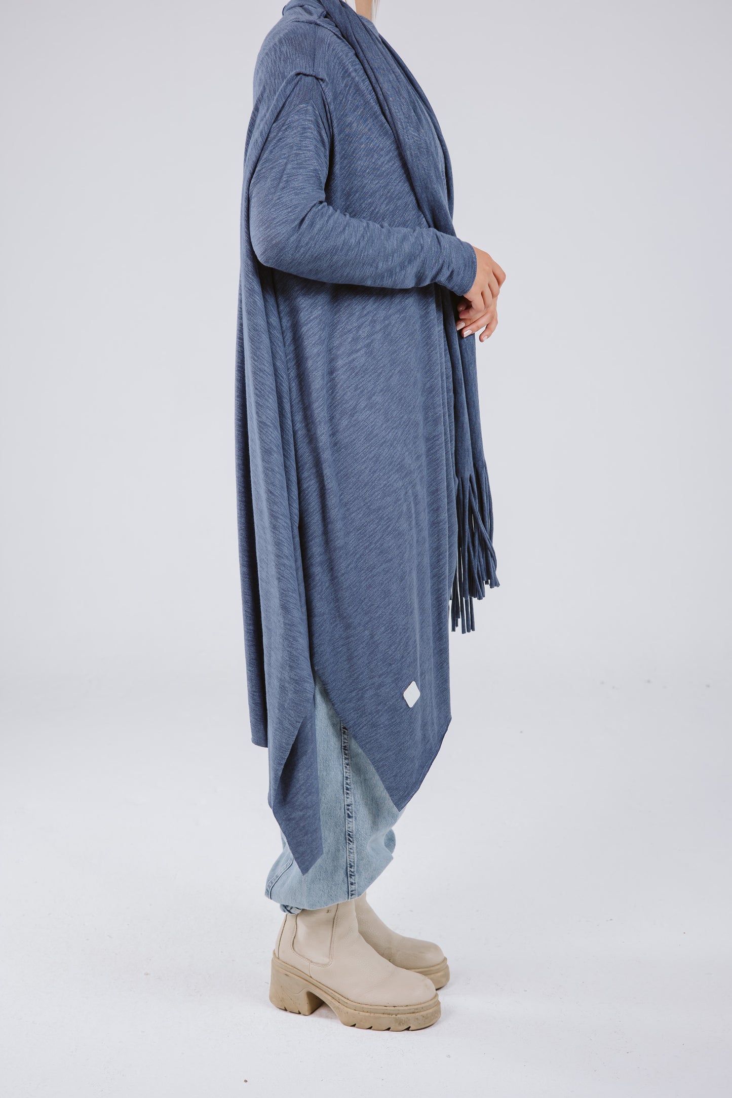 Waves Top with Fringes Scarf in White.