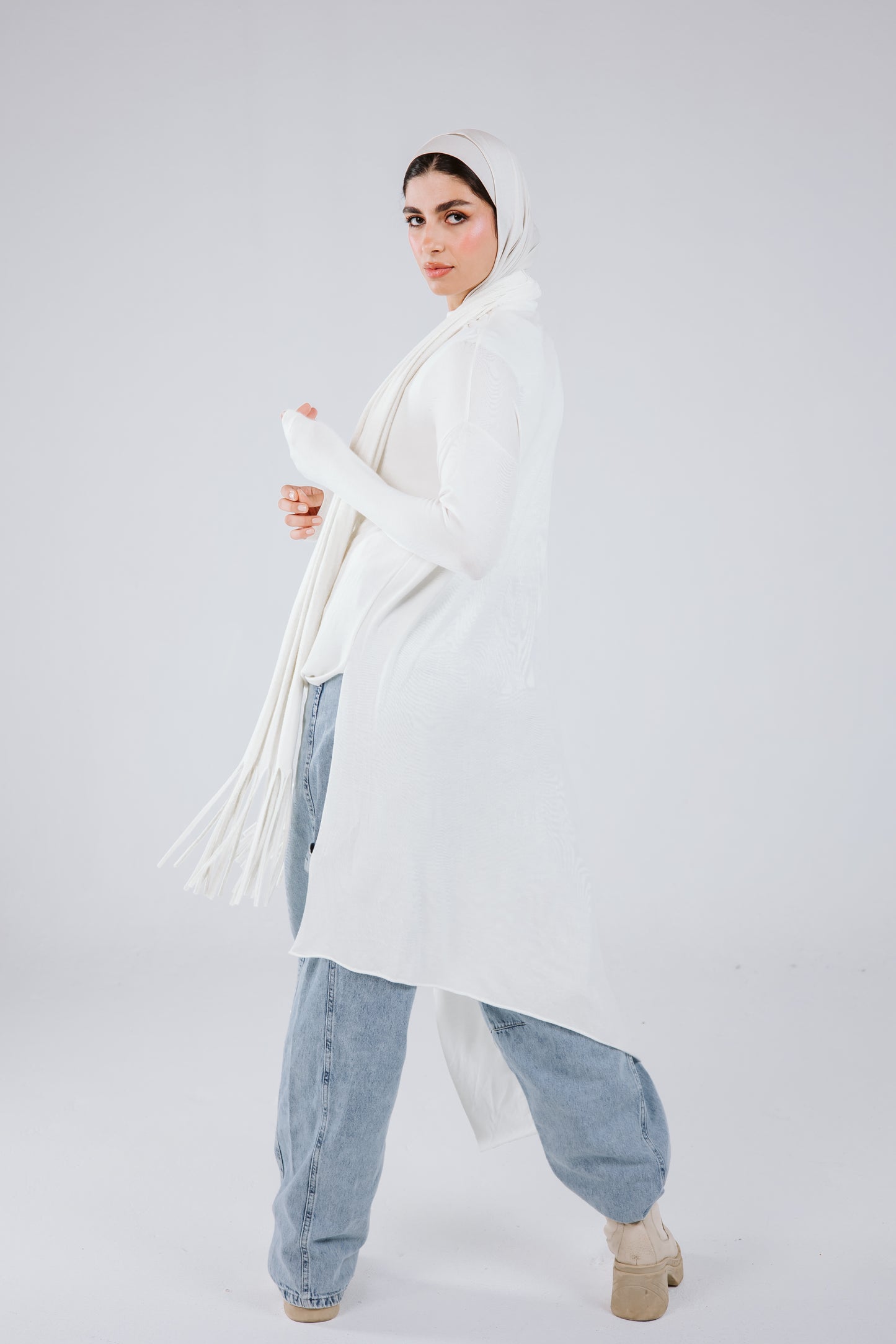 Waves Top with Fringes Scarf in White.