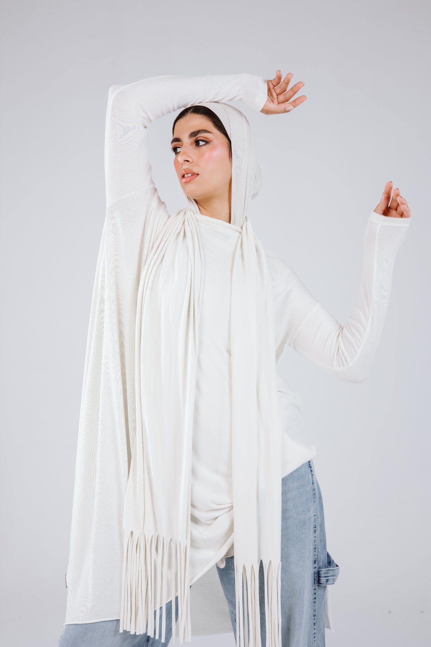 Waves Top with Fringes Scarf in White.