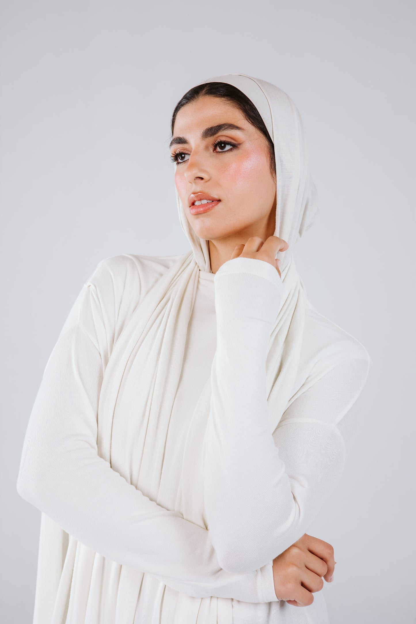 Waves Top with Fringes Scarf in White.