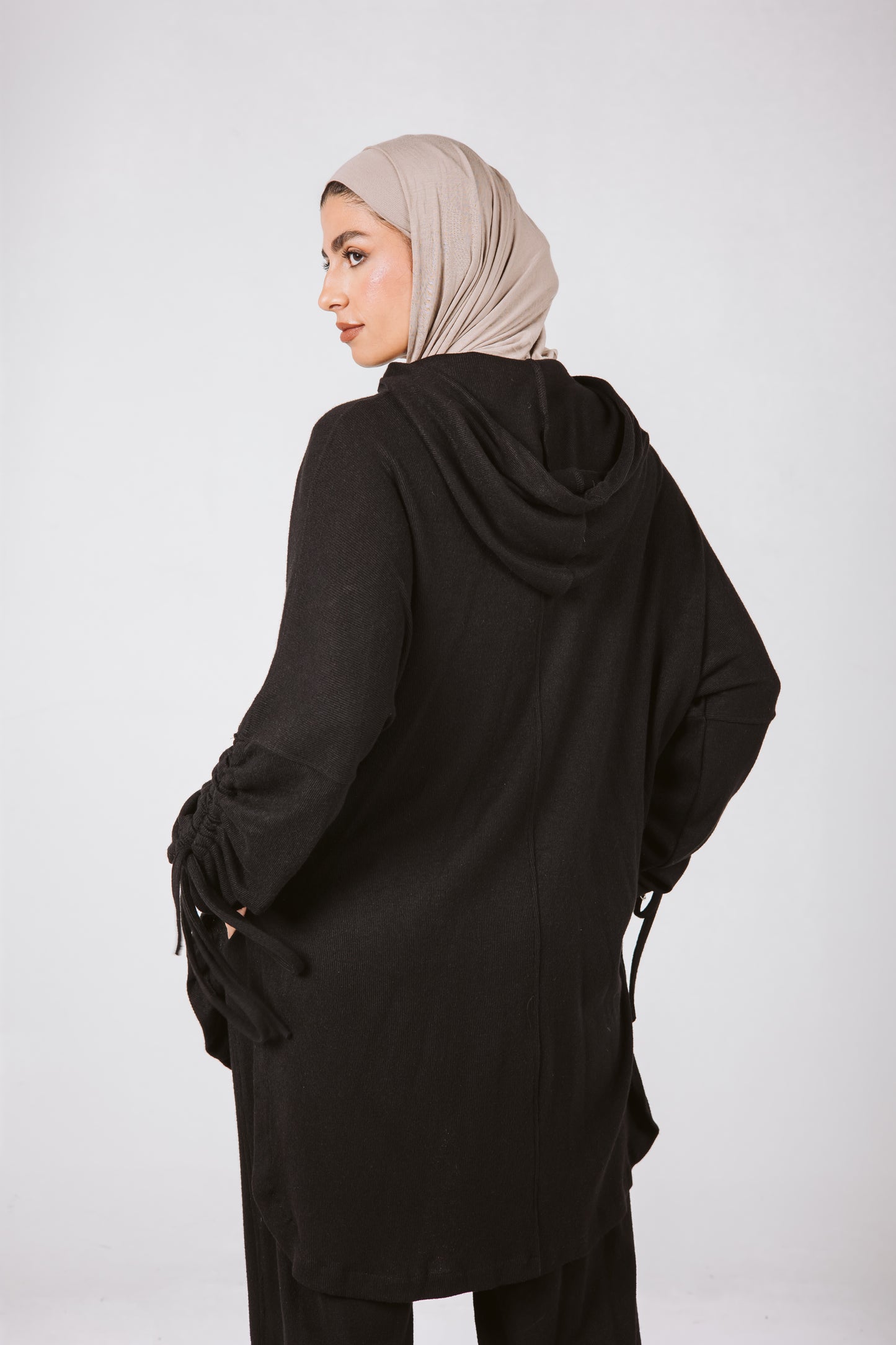 Arm Strings Comfy Wool Set in Black
