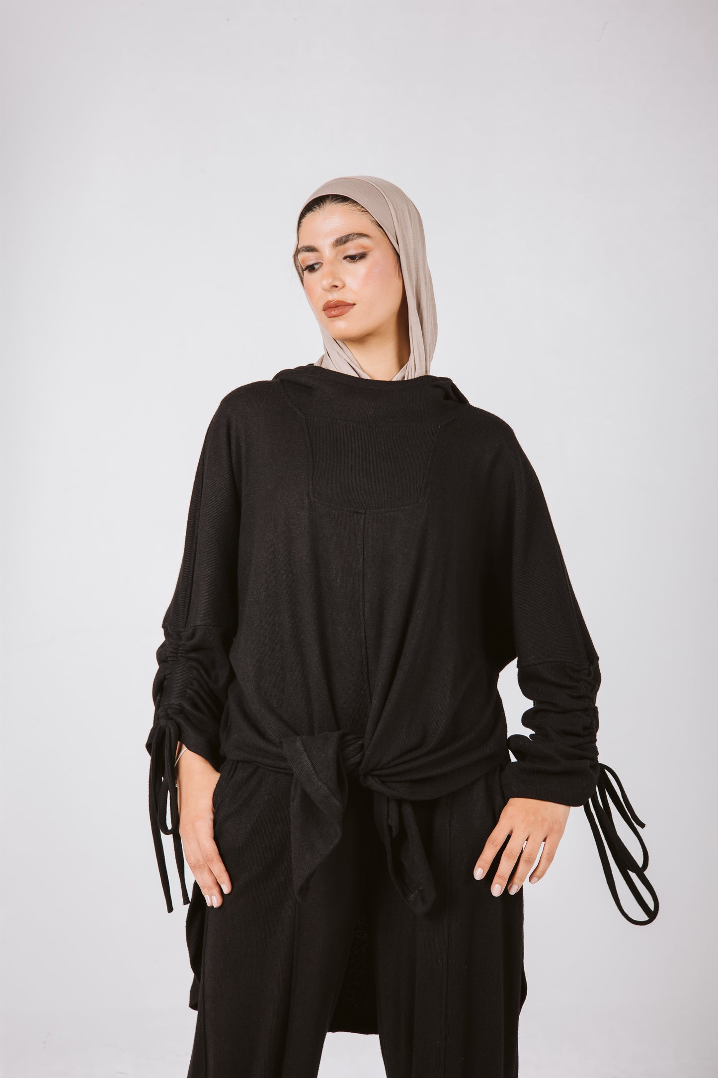 Arm Strings Comfy Wool Set in Black