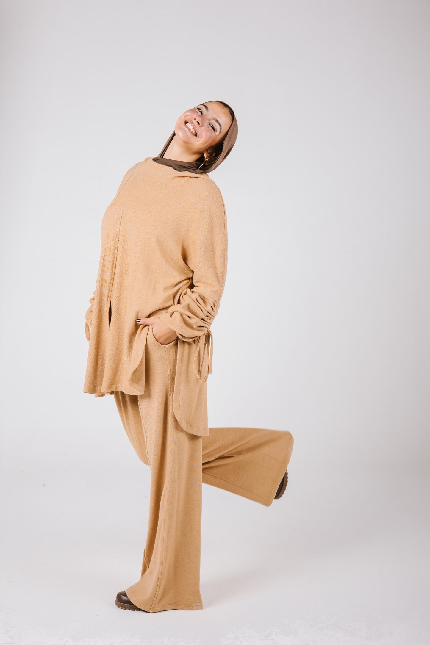 Arm Strings Comfy Wool Set in Beige