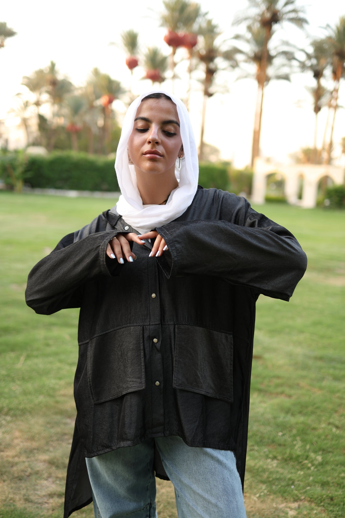 Hoodie High Low Shirt in Washed Black