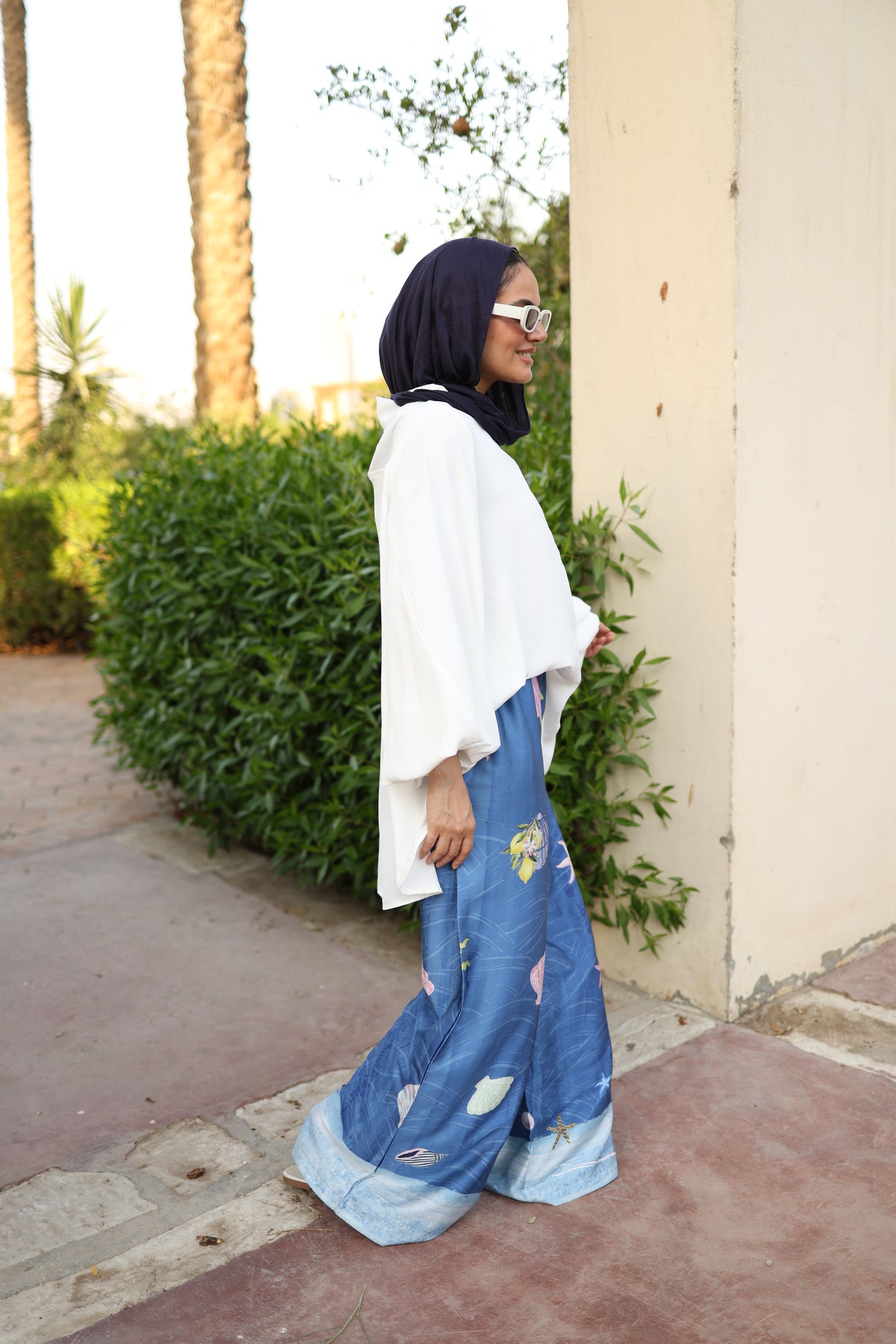 Seashell Breeze Wide-leg Pants in Navy Blue