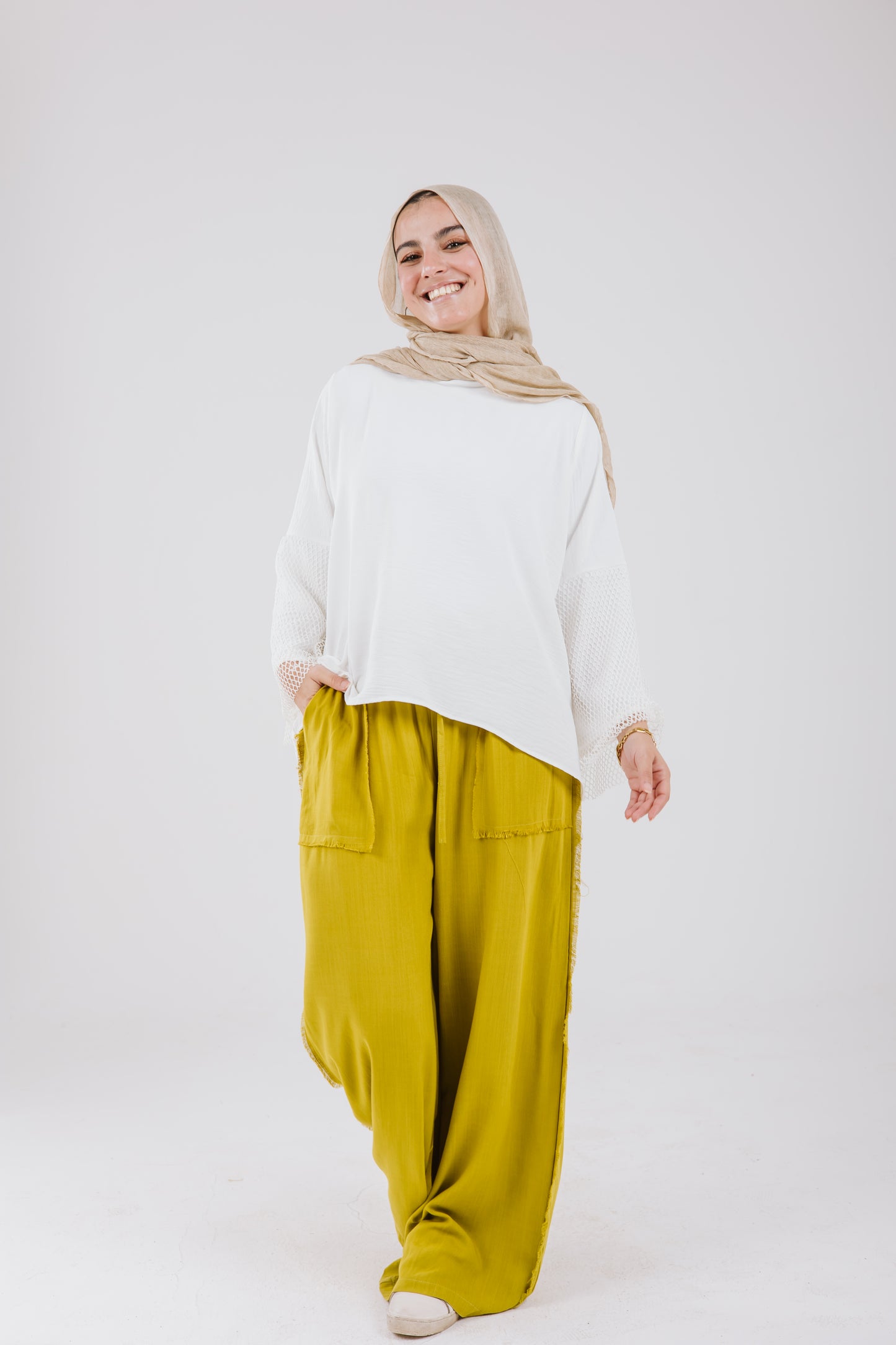 Stitches Wide Linen Pants in Olive