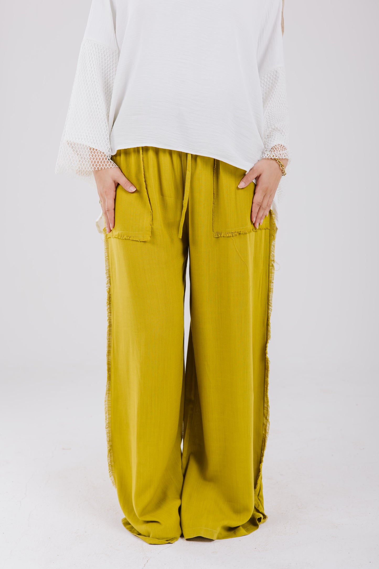 Stitches Wide Linen Pants in Olive