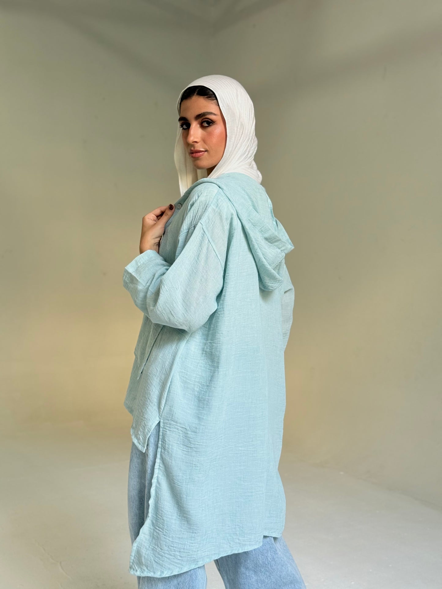 Hoodie High Low Pockets Shirt in Blue Mint.