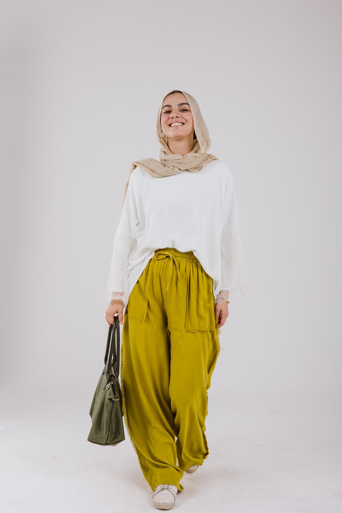 Stitches Wide Linen Pants in Olive