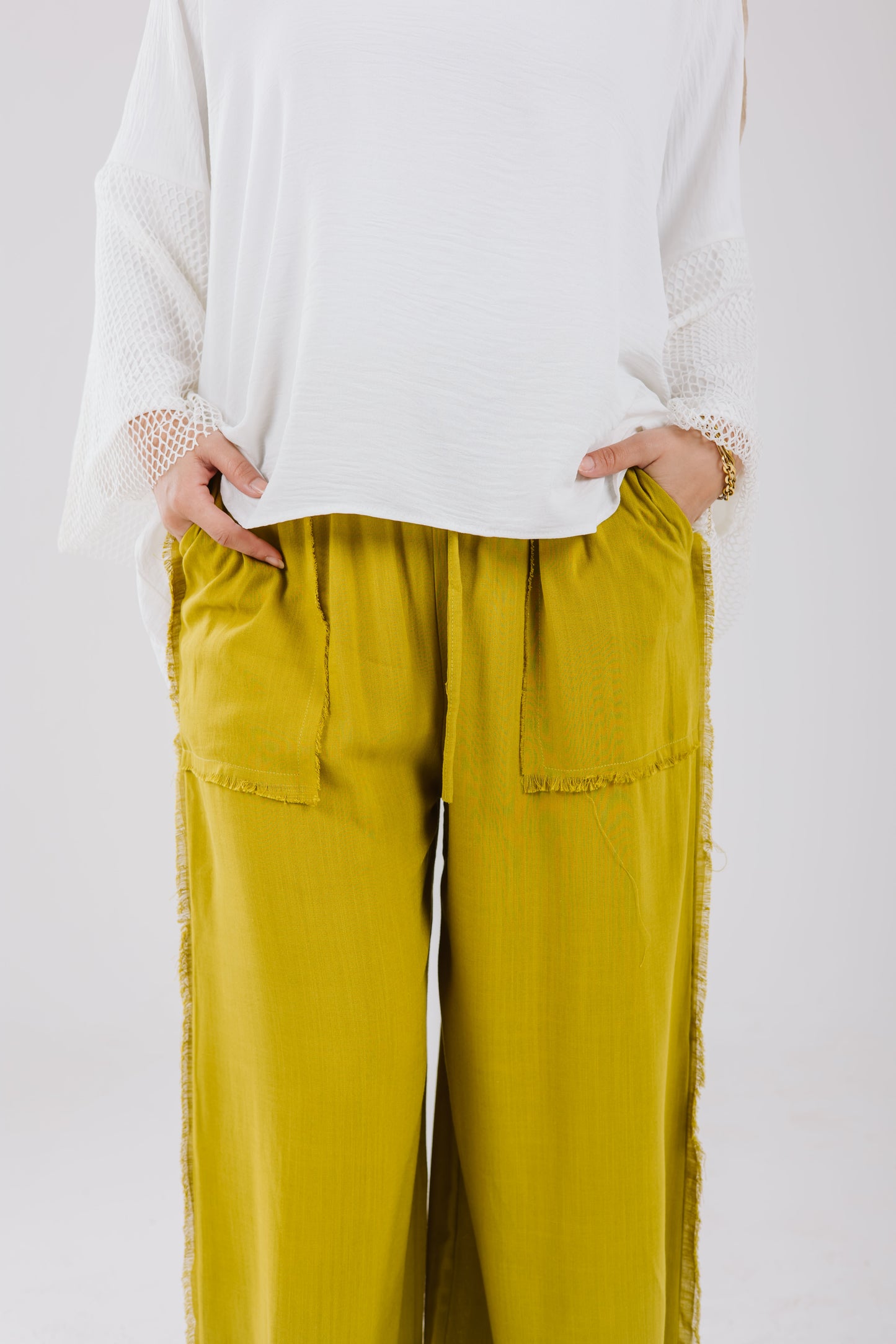 Stitches Wide Linen Pants in Olive