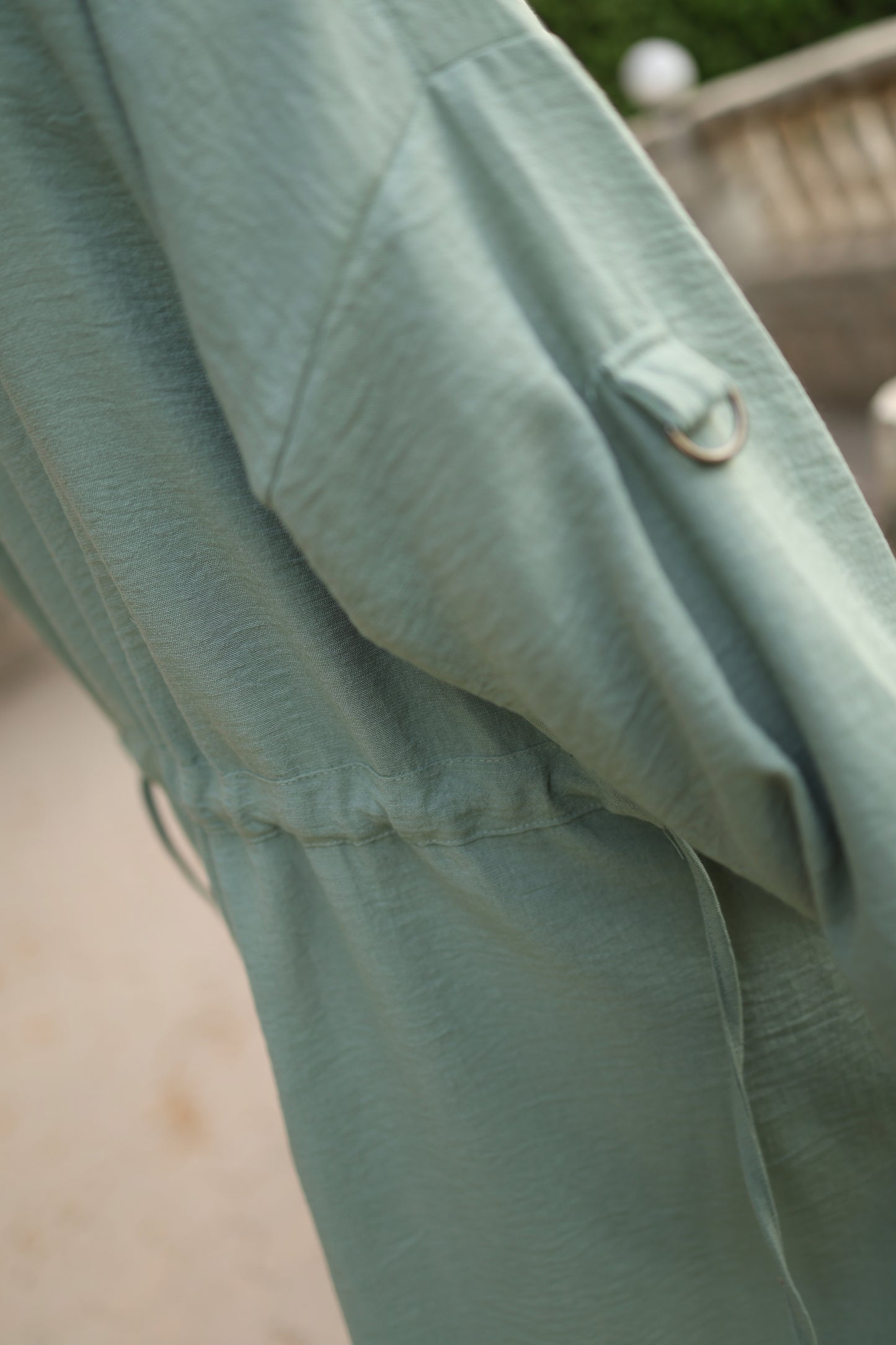Pockets Linen High Low Shirt in Olive