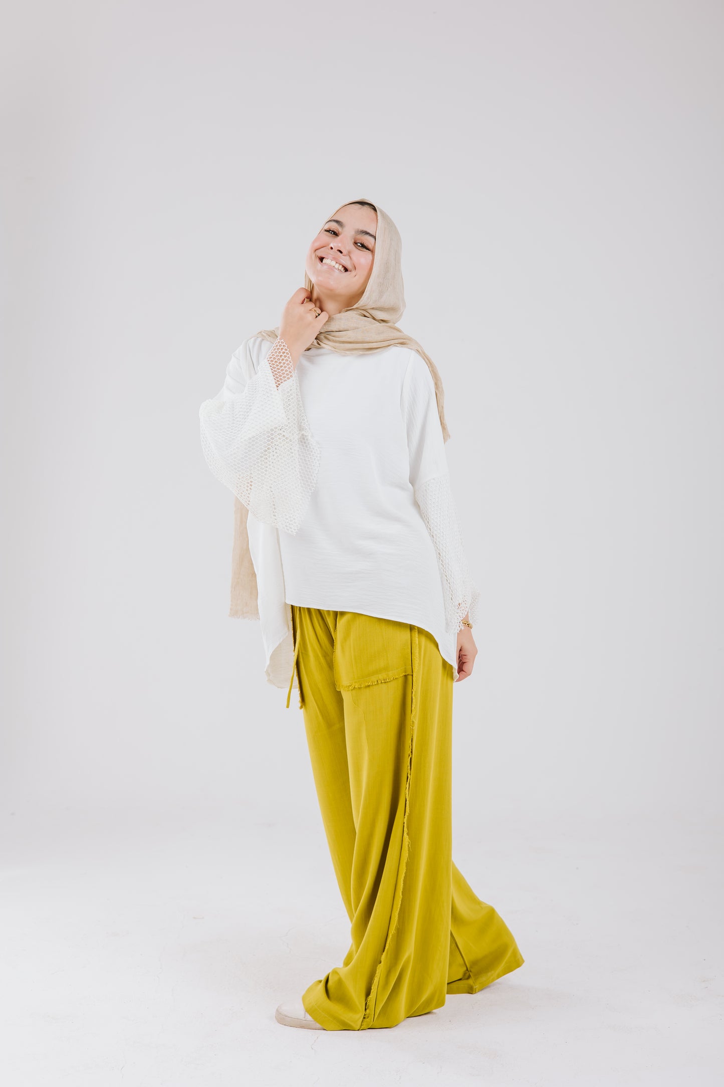 Net Sleeves High Low Top in White