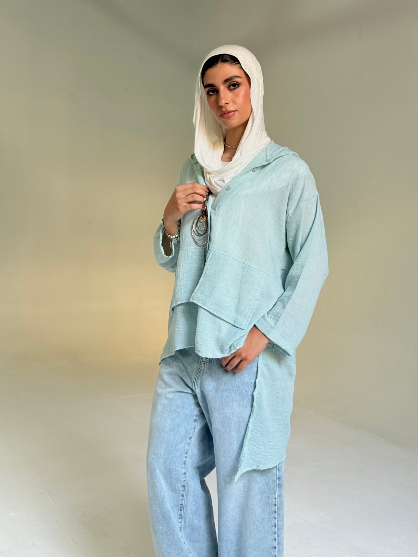 Hoodie High Low Pockets Shirt in Blue Mint.