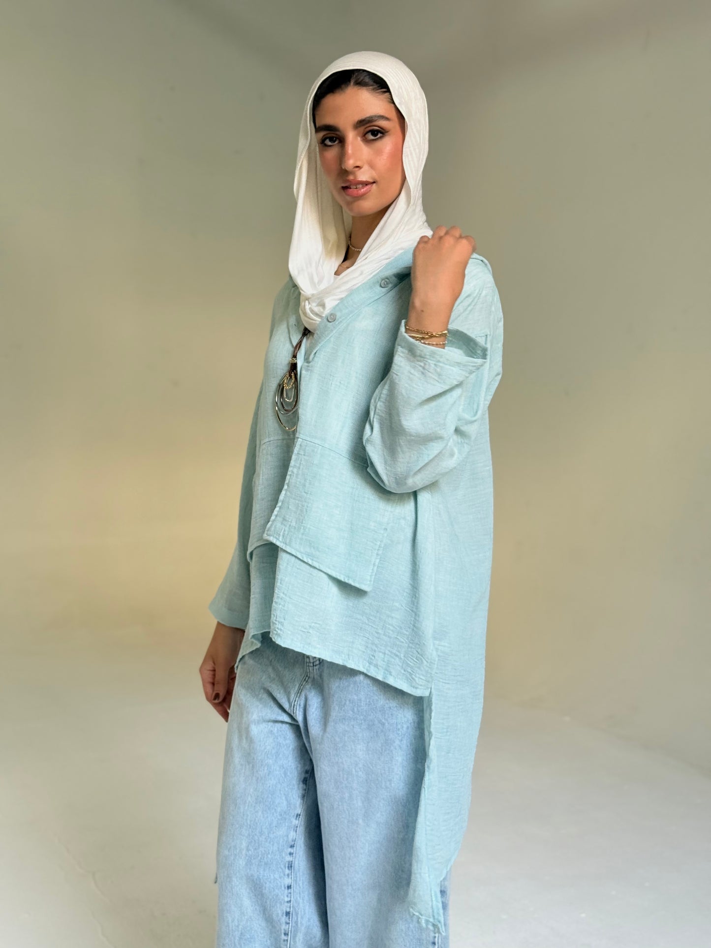Hoodie High Low Pockets Shirt in Blue Mint.
