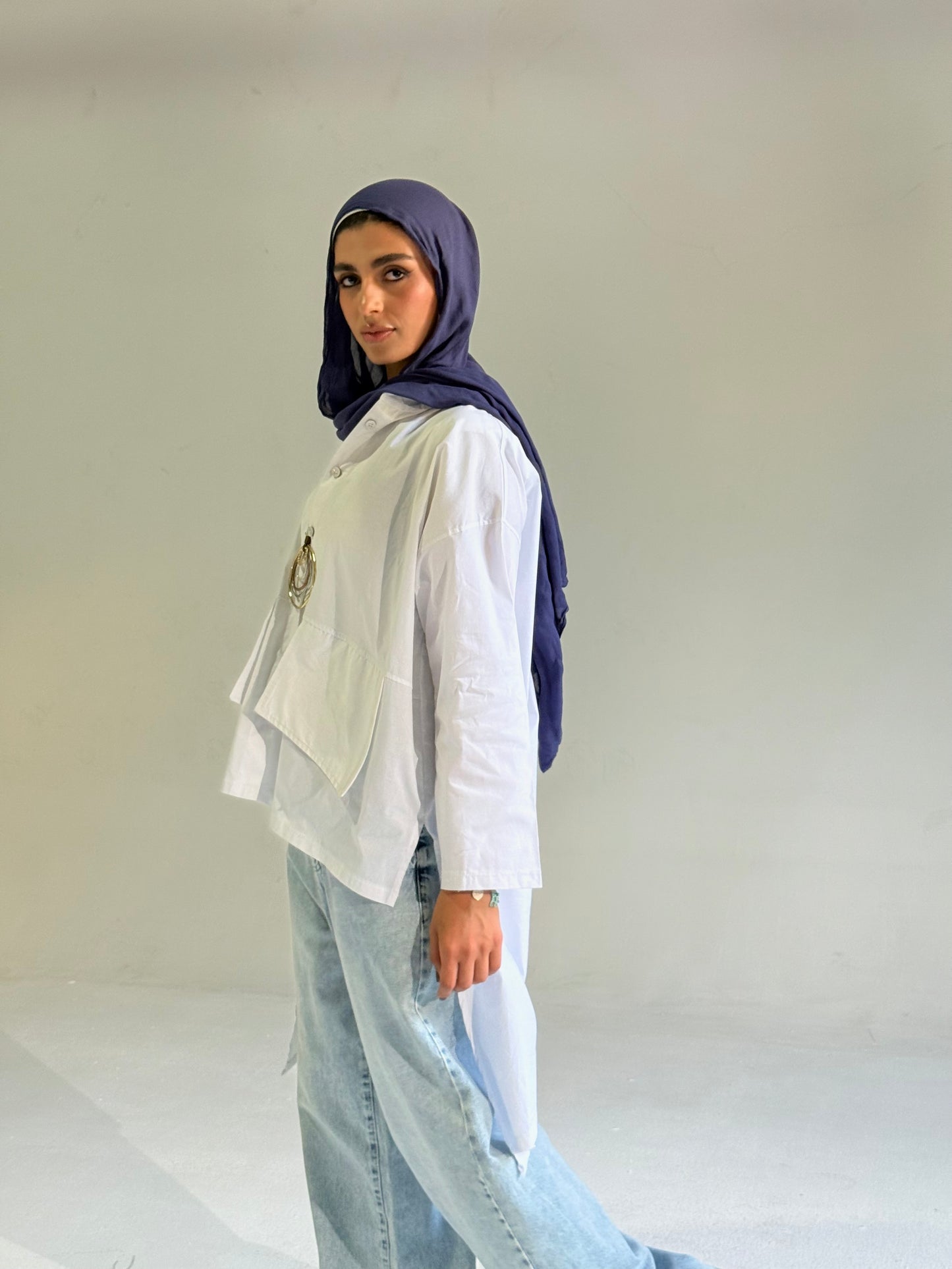Hoodie High Low Pockets Shirt in White