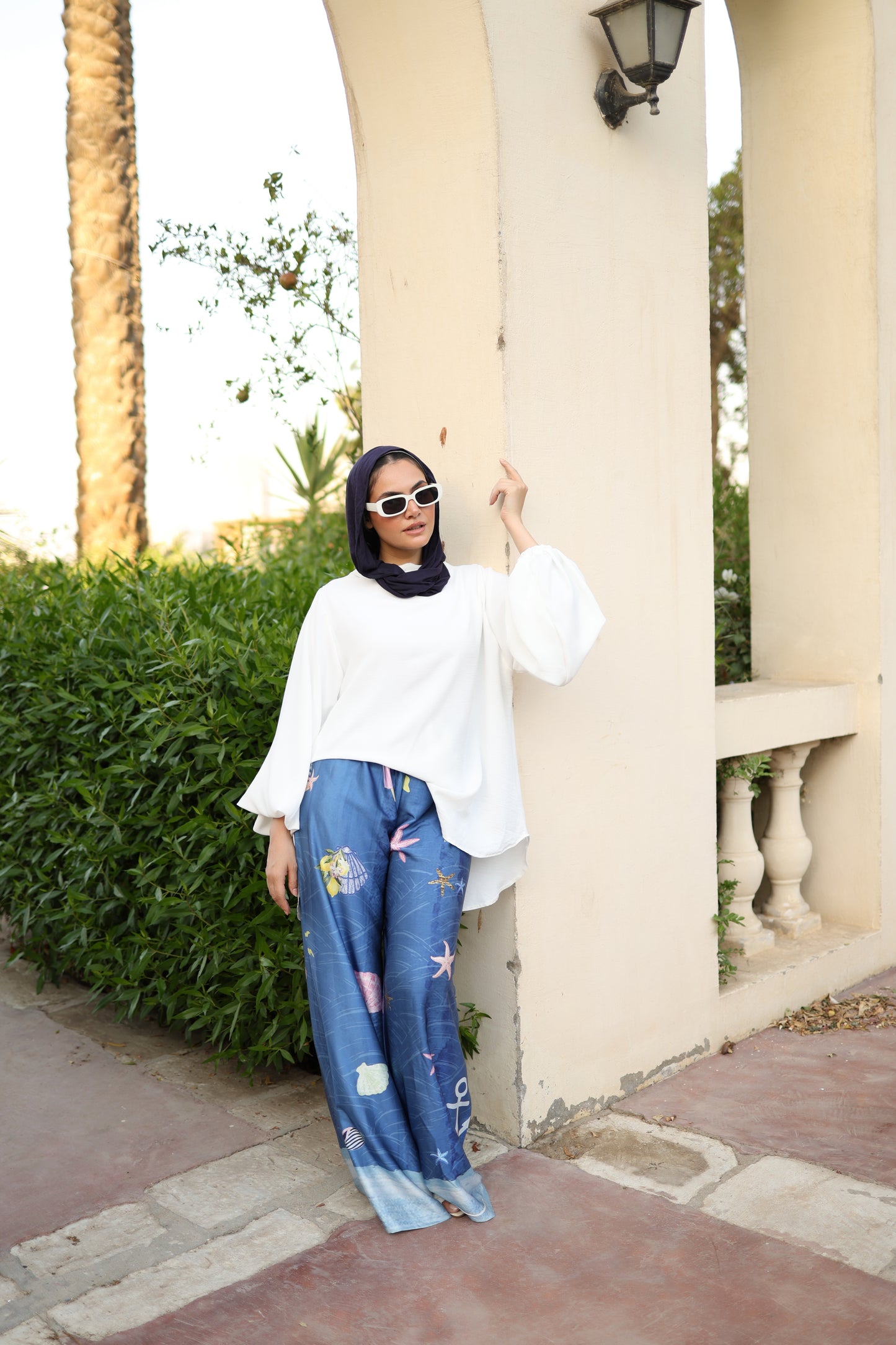 Seashell Breeze Wide-leg Pants in Navy Blue