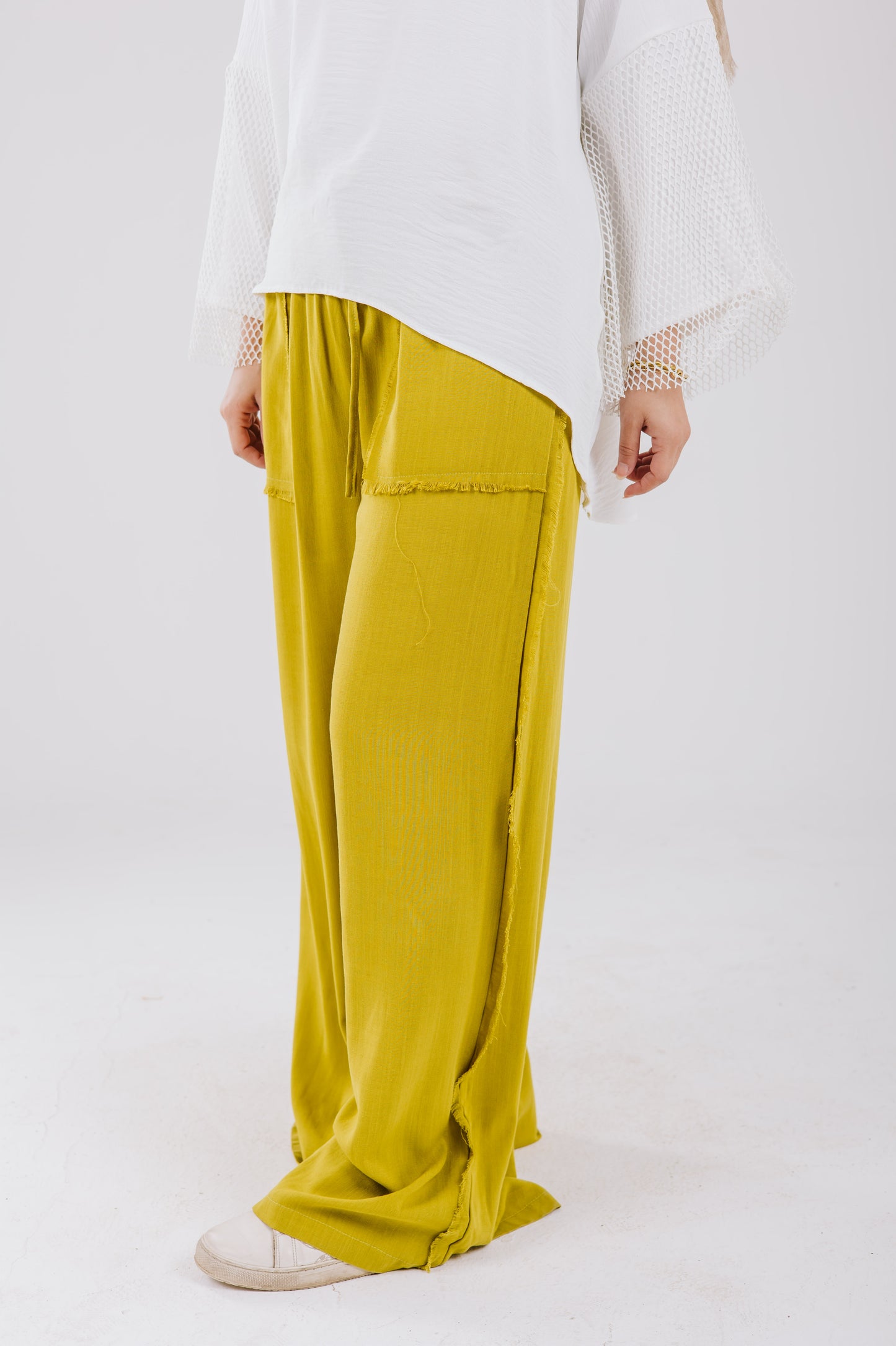 Stitches Wide Linen Pants in Olive
