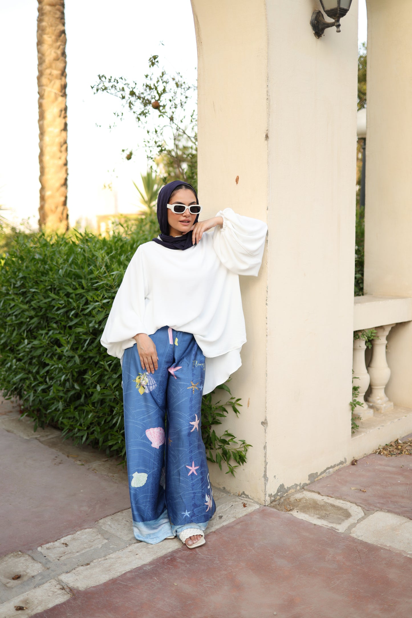 Seashell Breeze Wide-leg Pants in Navy Blue