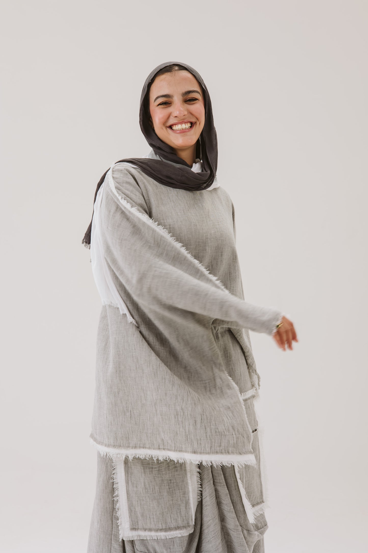 Linen High Low Top In Grey