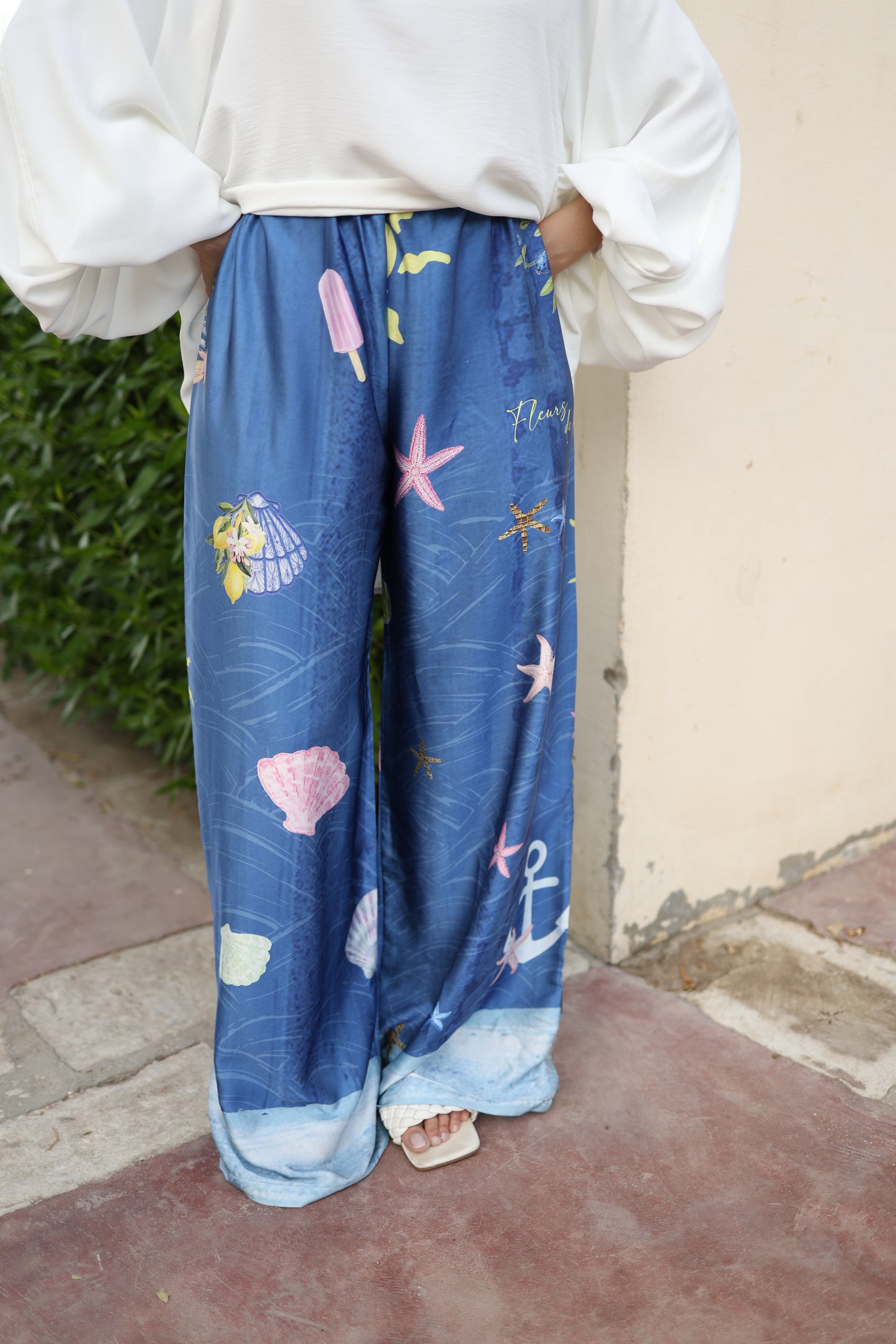 Seashell Breeze Wide-leg Pants in Navy Blue