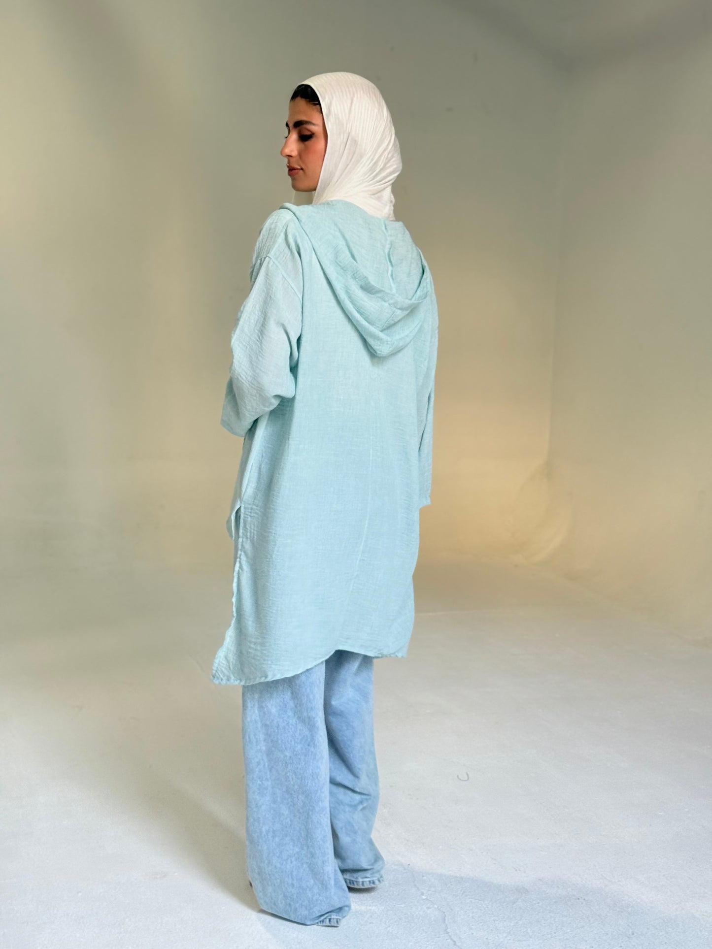 Hoodie High Low Pockets Shirt in Blue Mint.