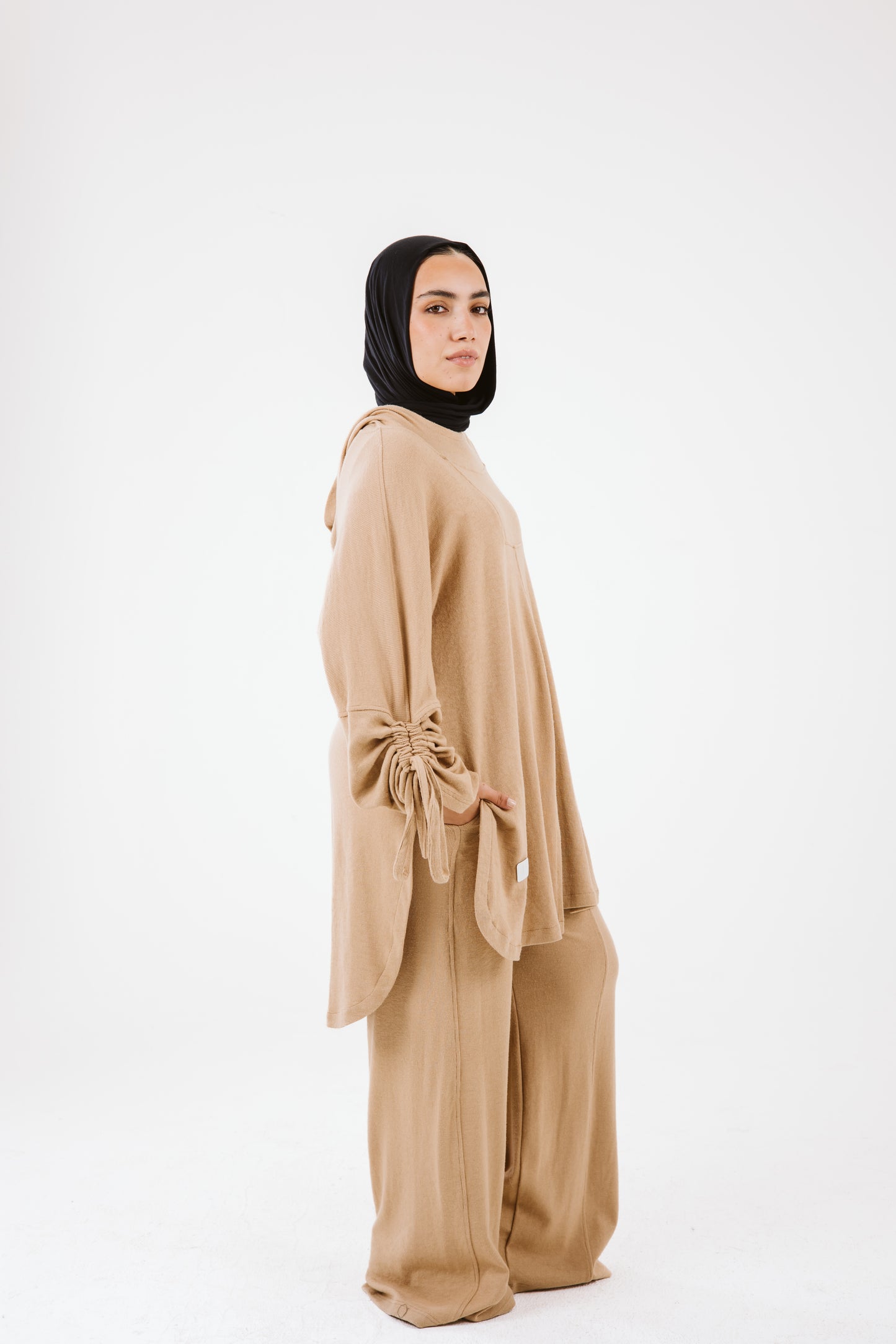 Arm Strings Comfy Wool Set in Beige