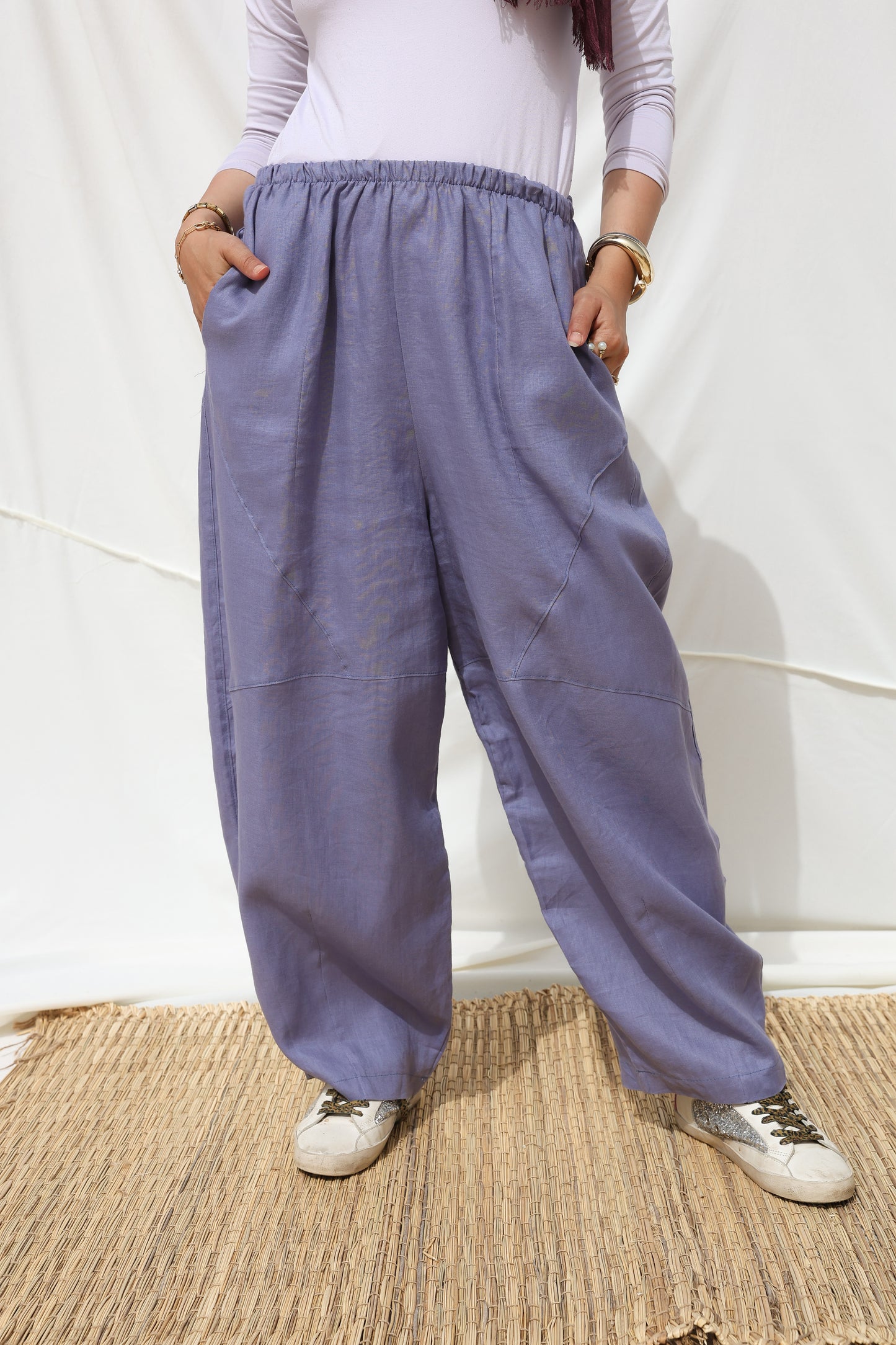 Barrel-leg Linen Pants in Blue Jeans