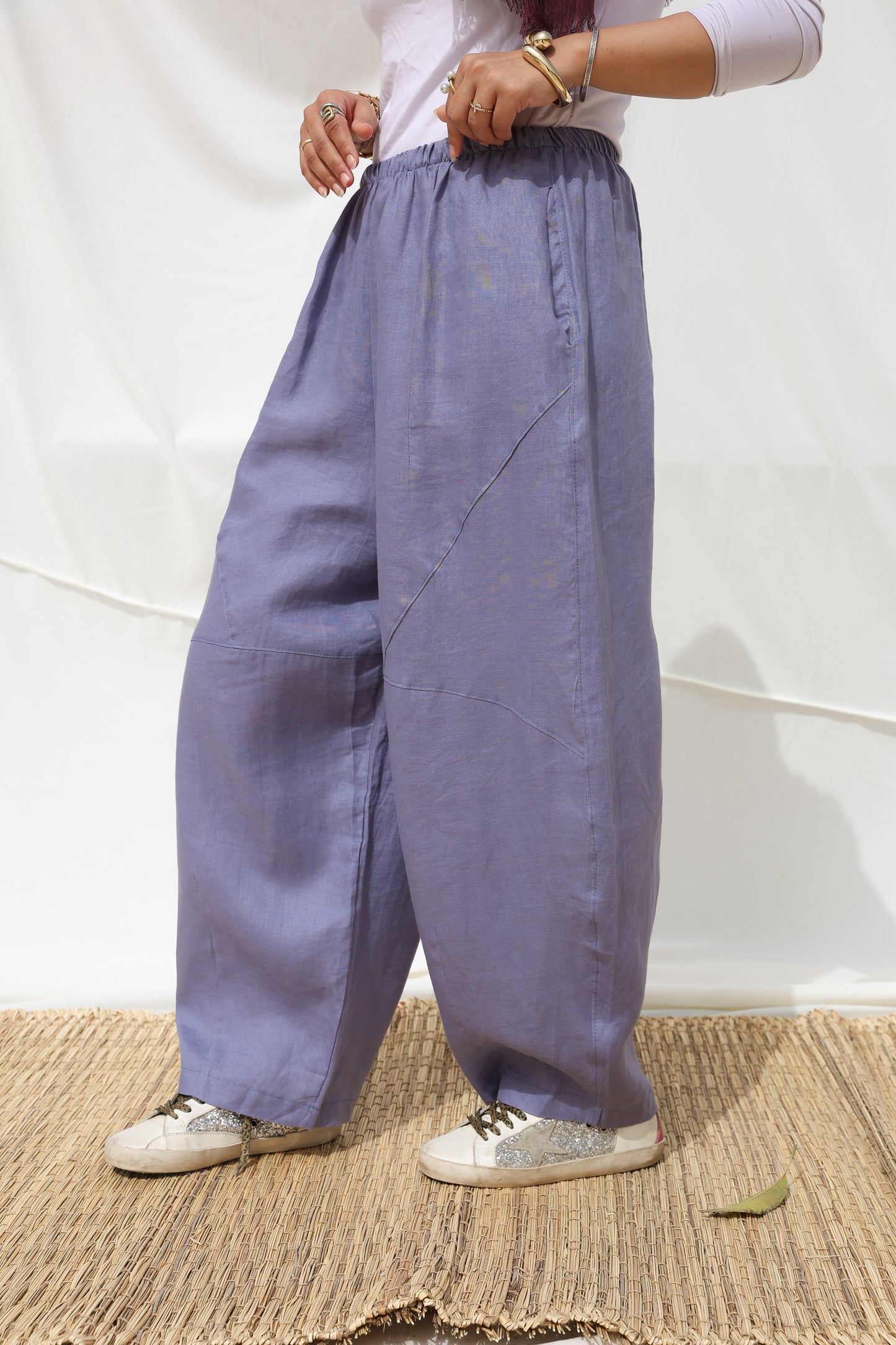 Barrel-leg Linen Pants in Blue Jeans