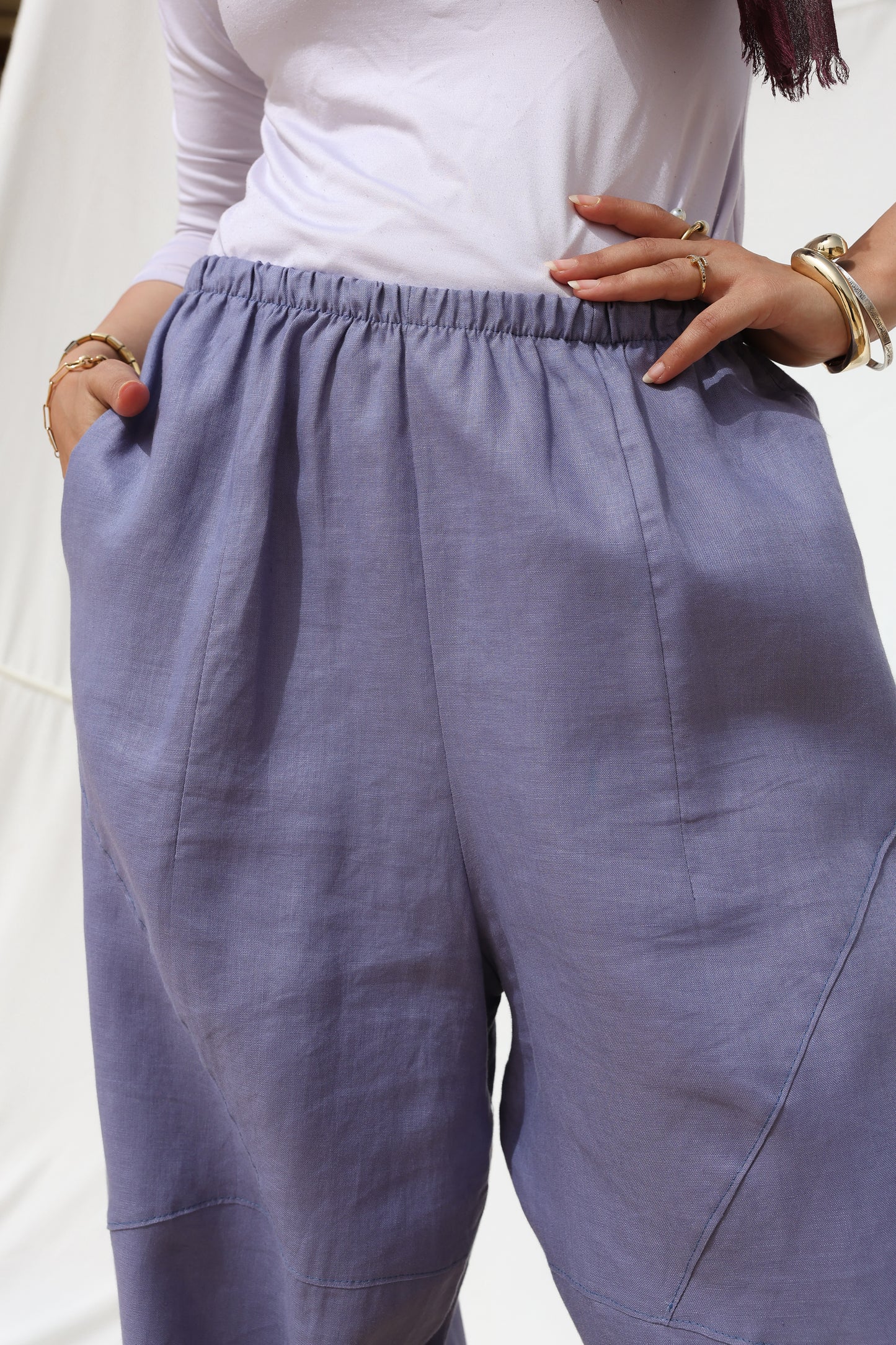 Barrel-leg Linen Pants in Blue Jeans