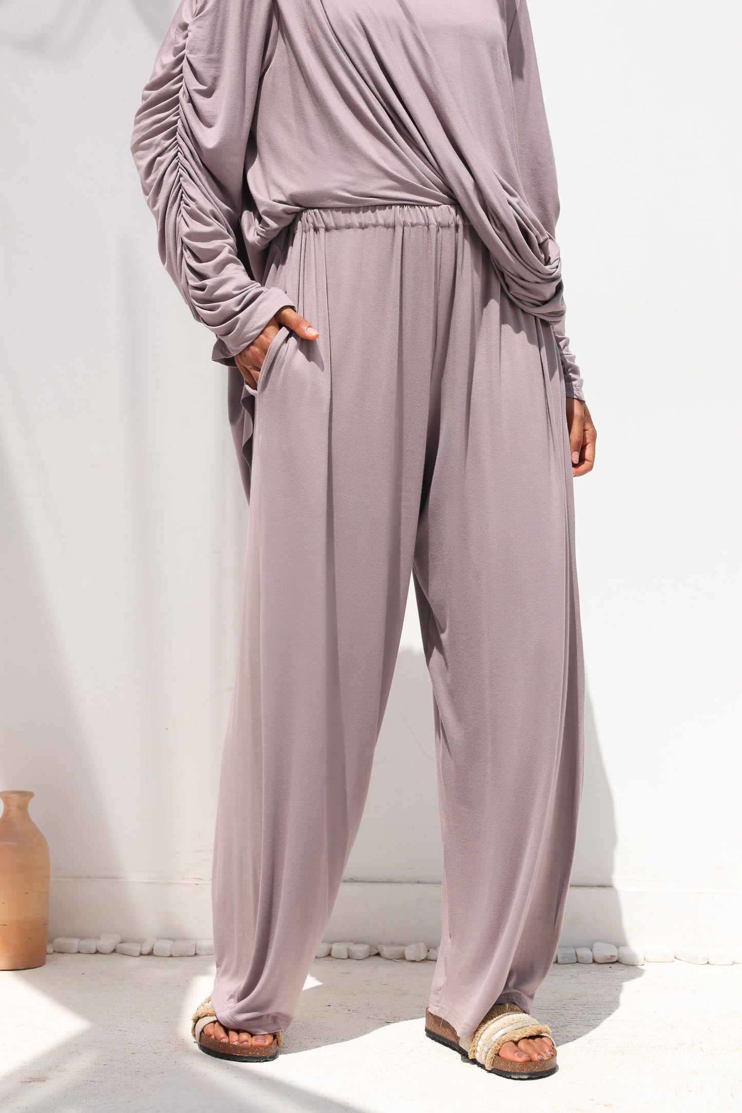 Side Drapeé Cotton Set in Taupe