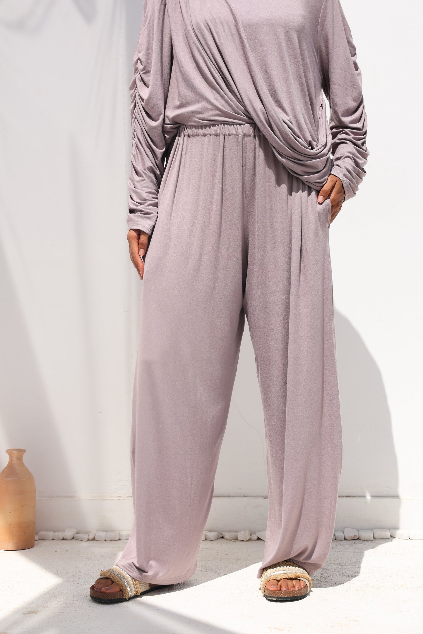 Side Drapeé Cotton Set in Taupe