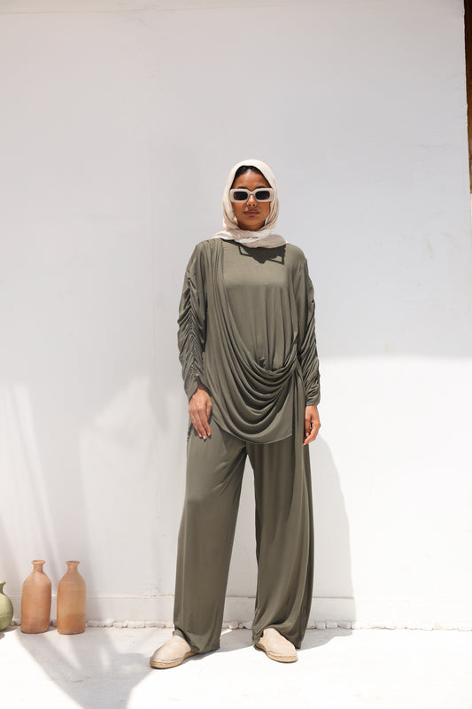 Side Drapeé Cotton Set in Olive
