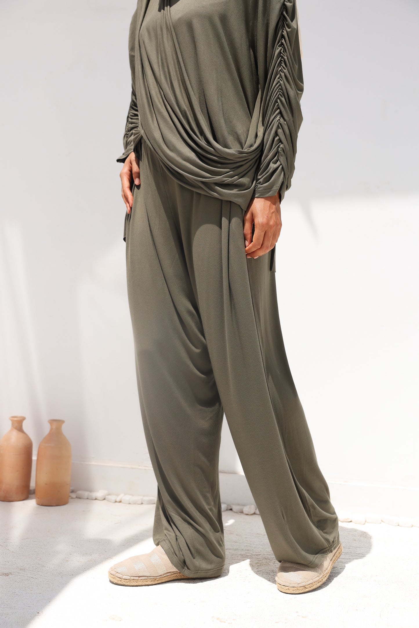 Side Drapeé Cotton Set in Olive