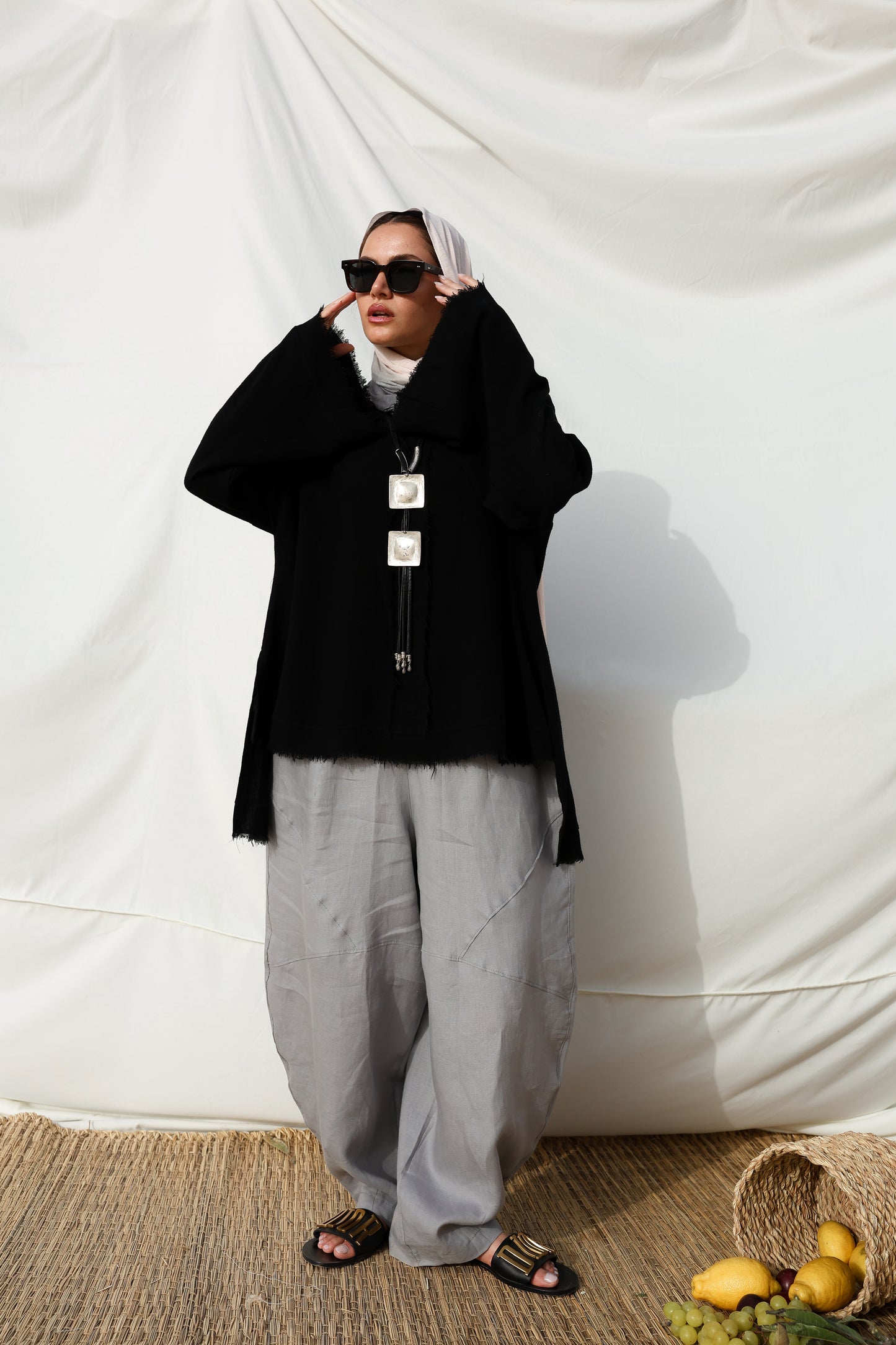 Barrel-leg Linen Pants in Grey