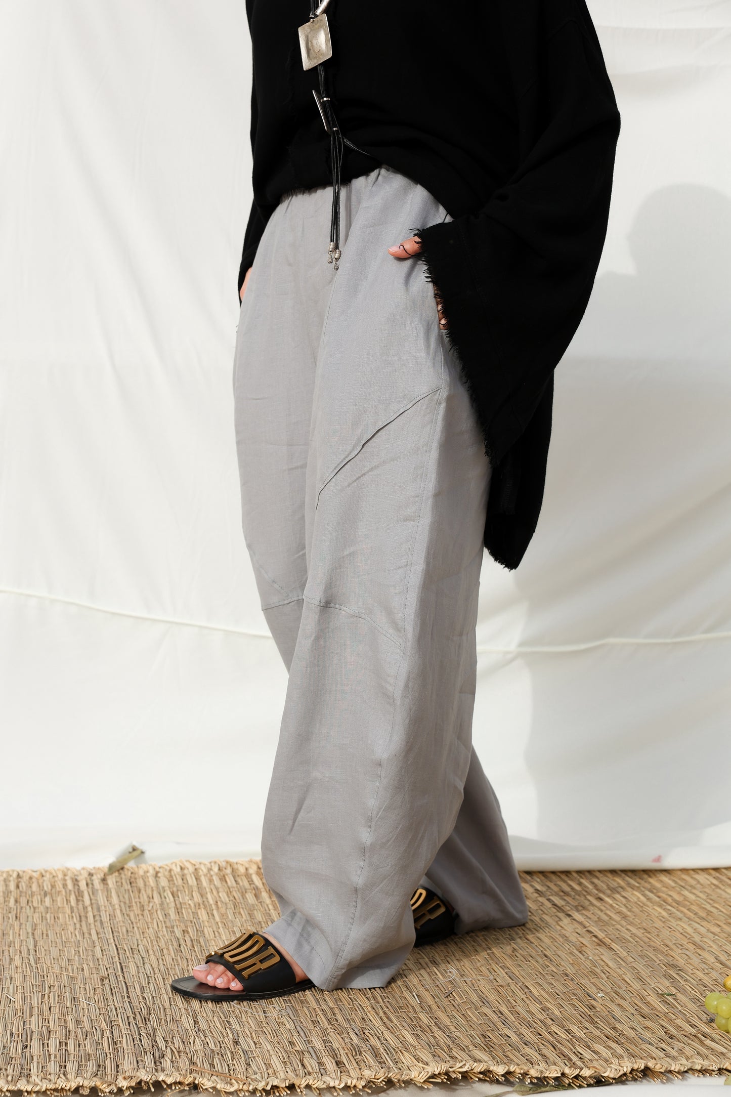 Barrel-leg Linen Pants in Grey