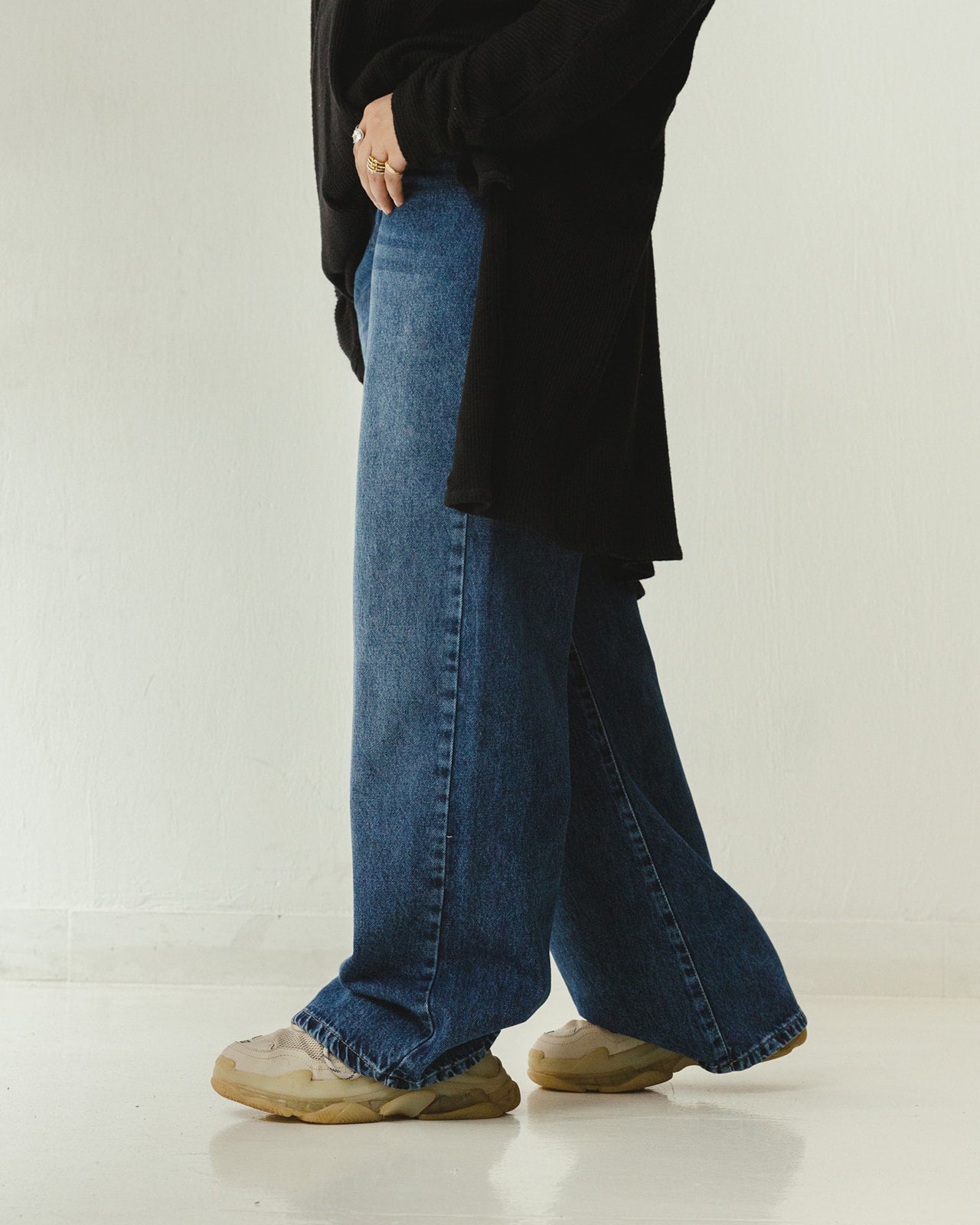 Straight Wide Leg Denim in Washed Dark Blue