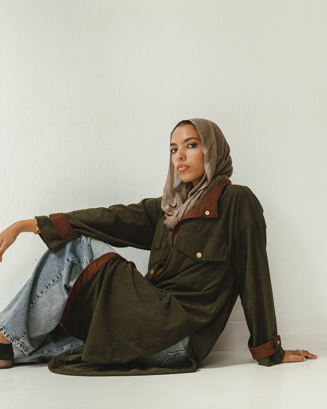 Bicolor Velvet Long Shirt in Olive