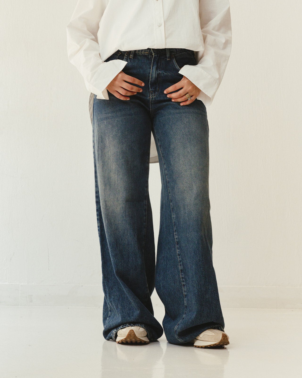Wide leg washed Denim in Dark Blue