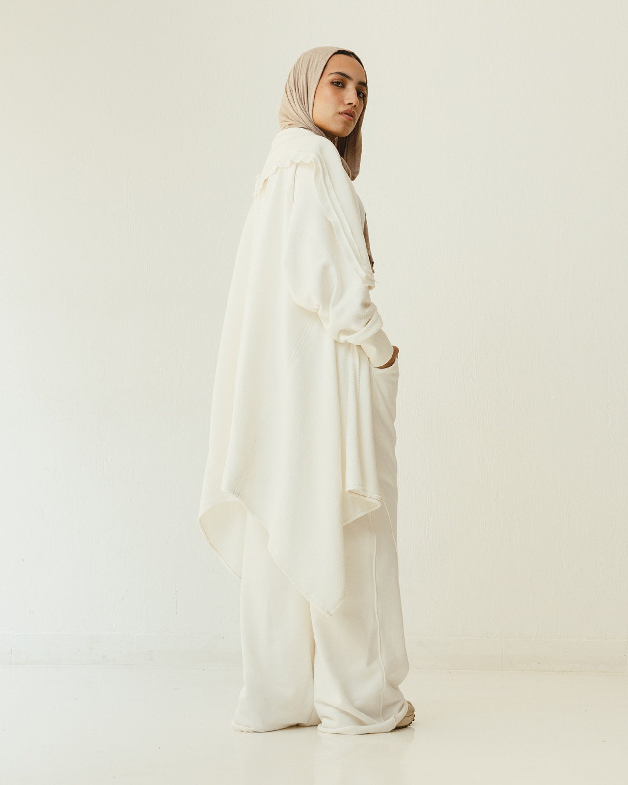 Cozy Flowy Reversible Cardigan Set in Off White