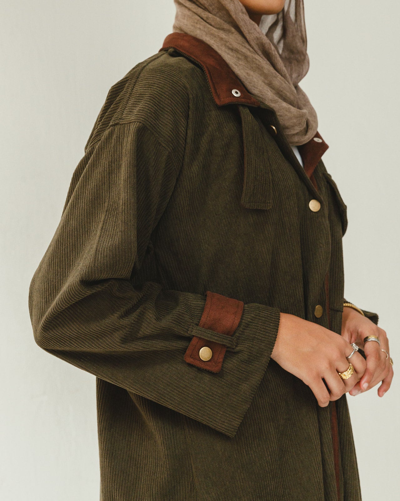 Bicolor Velvet Long Shirt in Olive