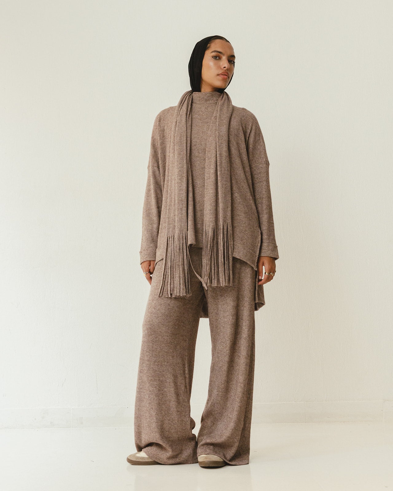 Cozy Fringes Scarf Knit Set in Mocha