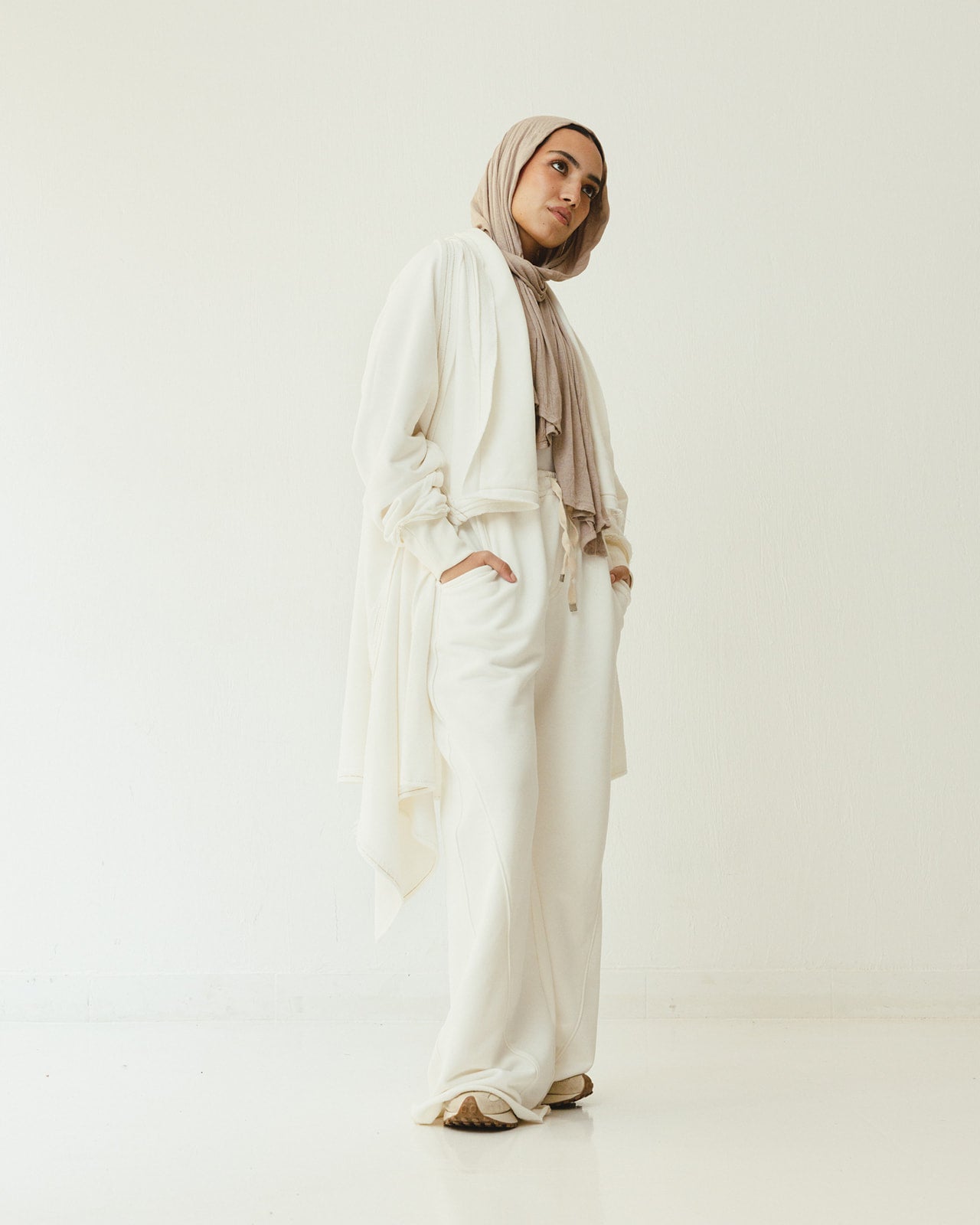 Cozy Flowy Reversible Cardigan Set in Off White