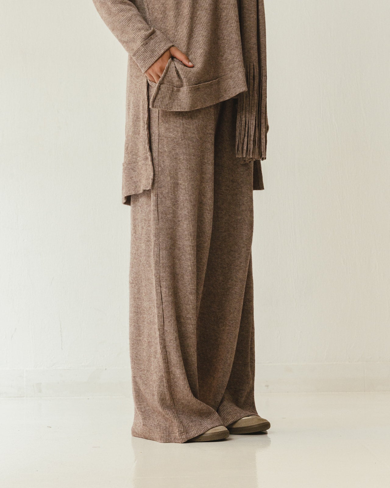 Cozy Fringes Scarf Knit Set in Mocha