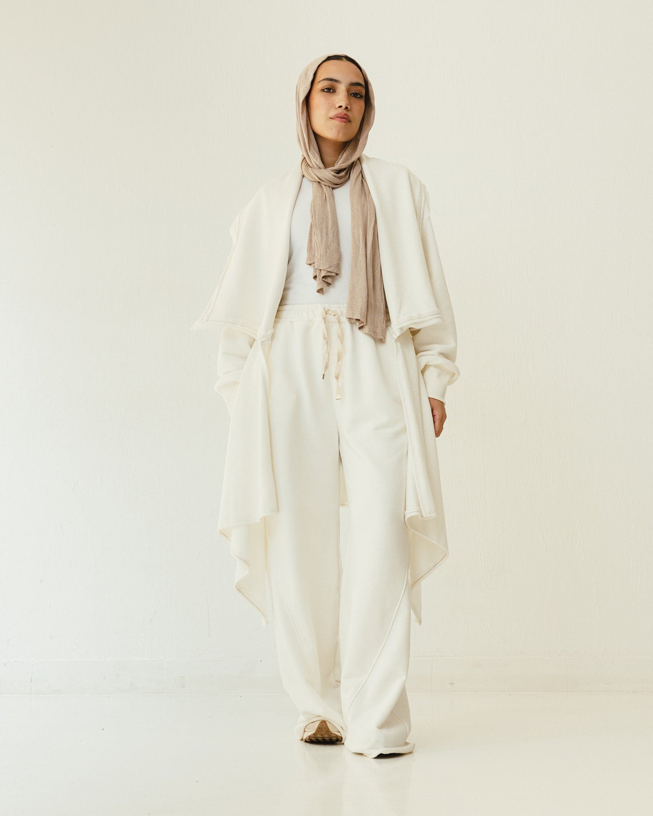 Cozy Flowy Reversible Cardigan Set in Off White