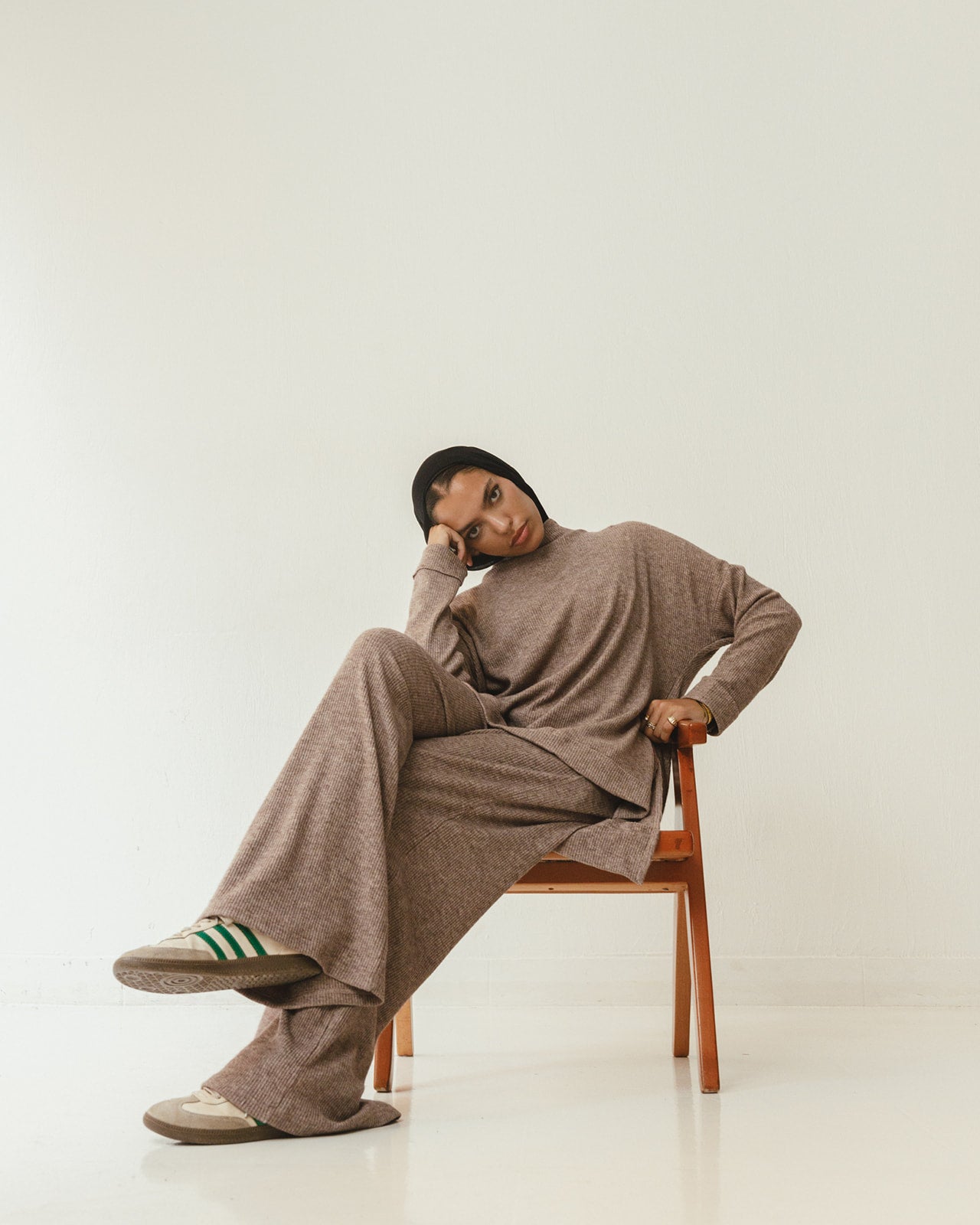 Cozy Fringes Scarf Knit Set in Mocha