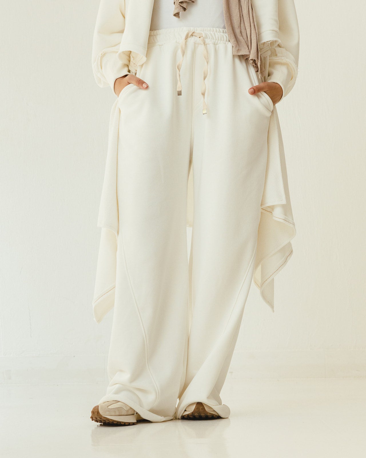 Cozy Flowy Reversible Cardigan Set in Off White